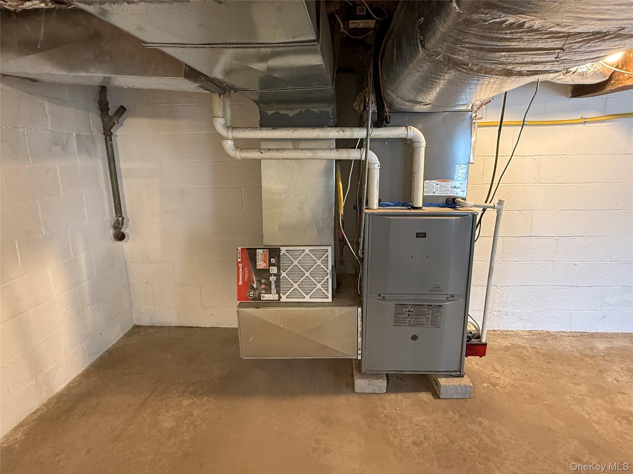 Single Family Shirley Dutchess County, NY 12524, MLS-911479-33