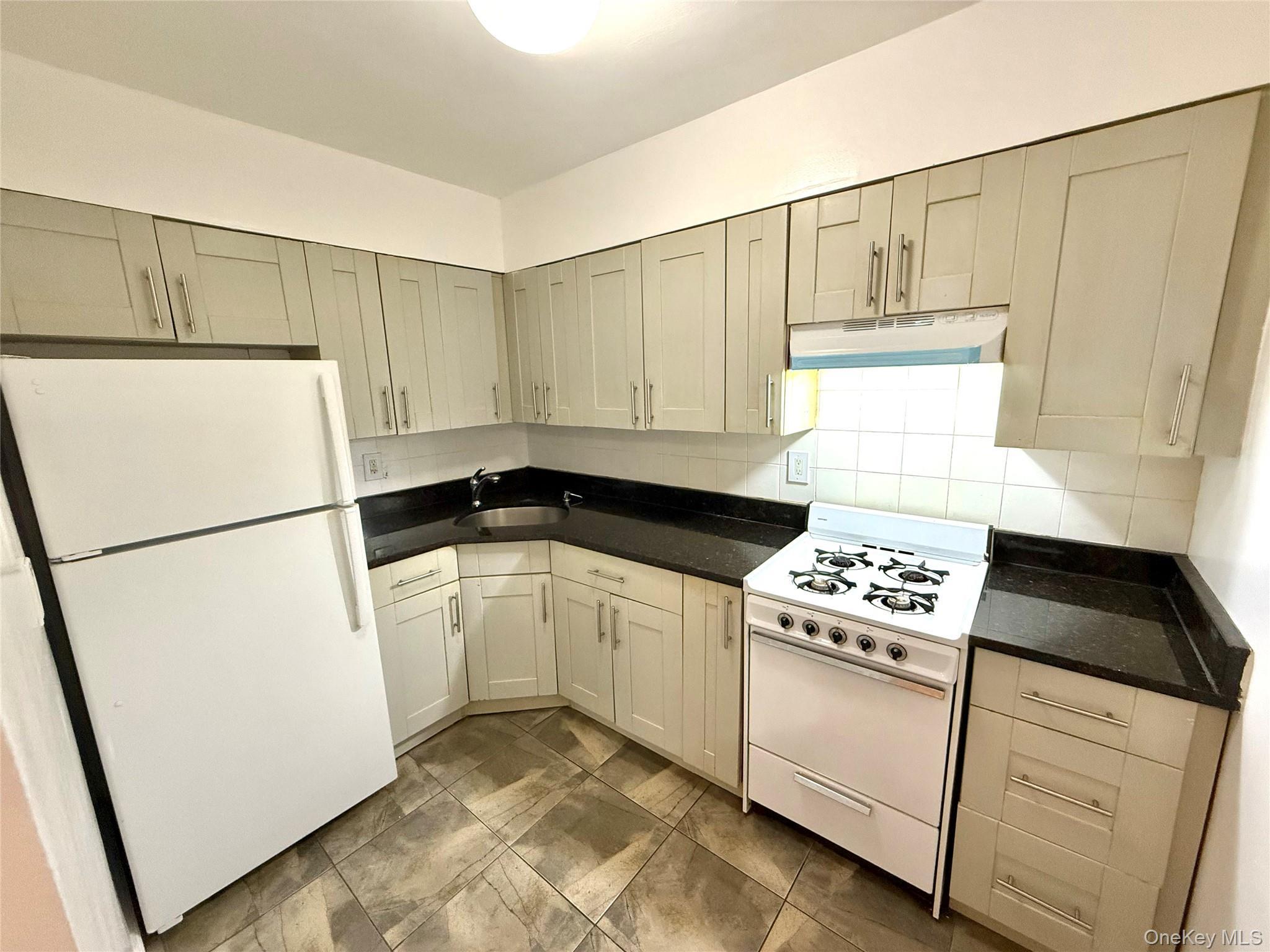 Apartment 43rd  Queens, NY 11373, MLS-911506-3
