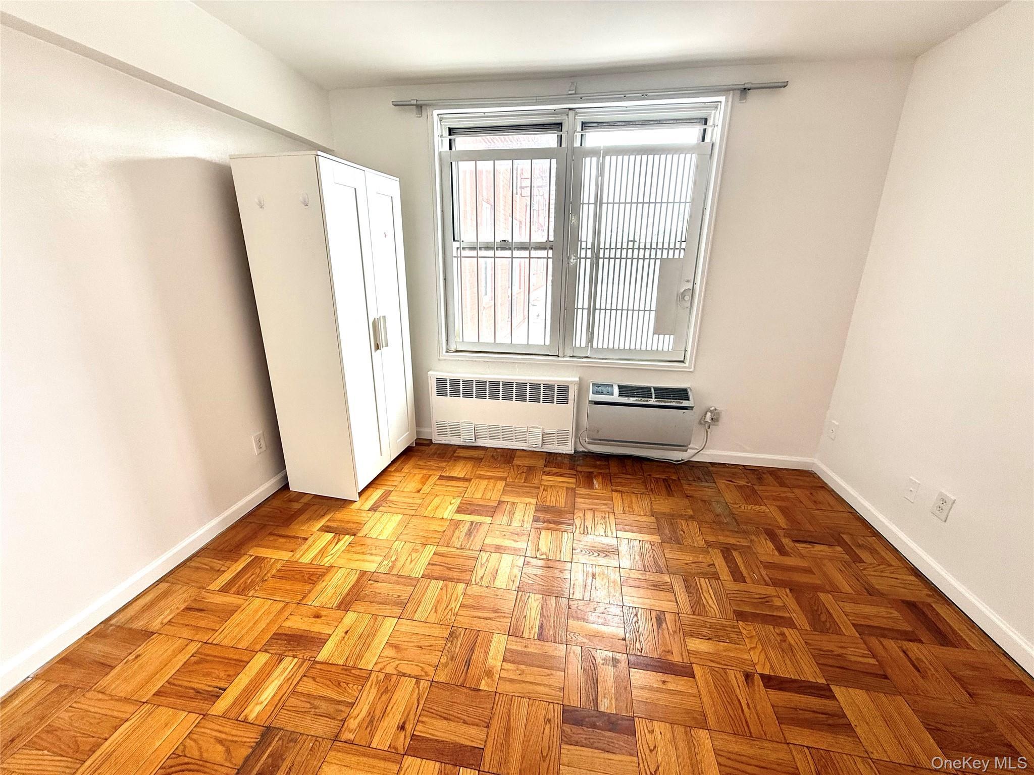 Apartment 43rd  Queens, NY 11373, MLS-911506-4