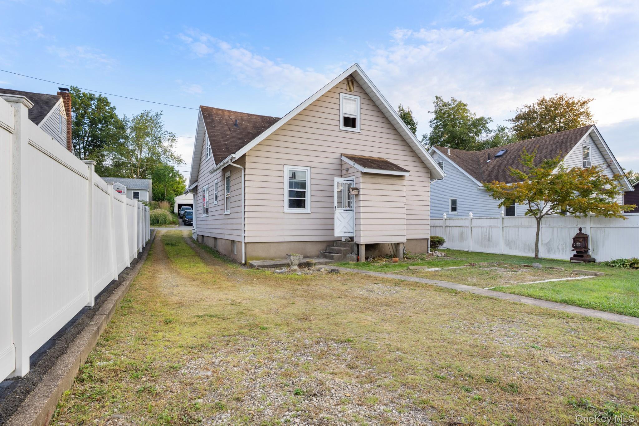 Single Family Oak  Rockland County, NY 10901, MLS-911553-24