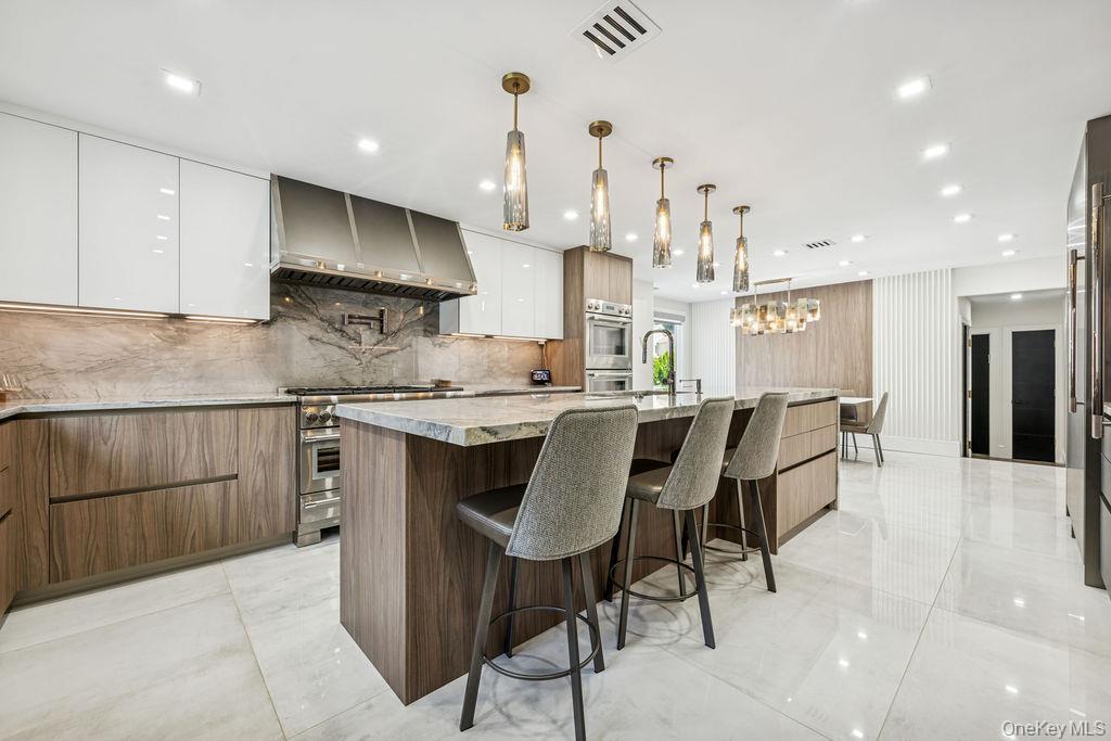 Single Family Dartmouth Nassau County, NY 11598, MLS-911555-10