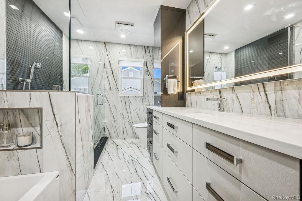 Single Family Dartmouth Nassau County, NY 11598, MLS-911555-24