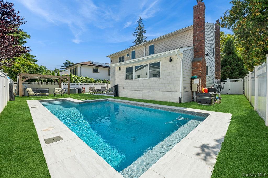 Single Family Dartmouth  Nassau County, NY 11598, MLS-911555-32