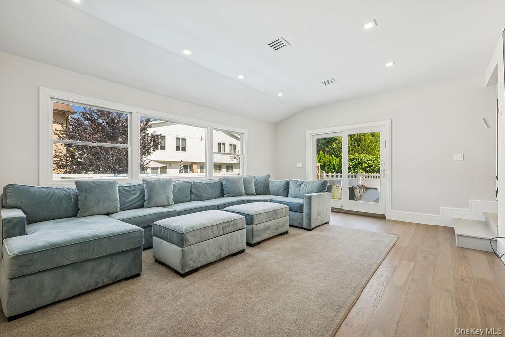 Single Family Dartmouth Nassau County, NY 11598, MLS-911555-5