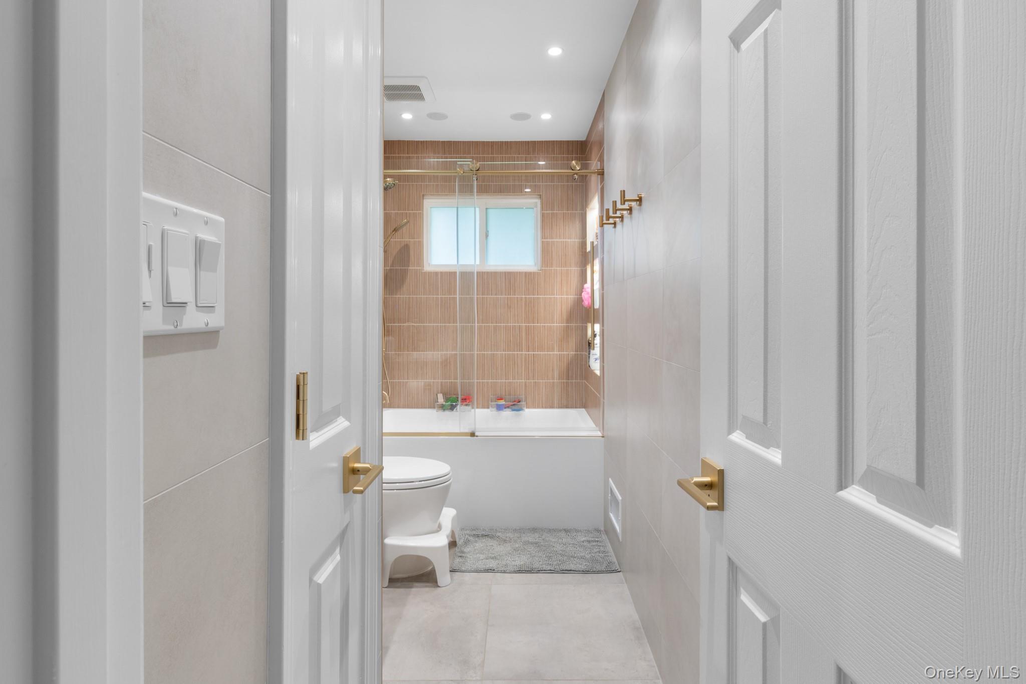 Single Family Phillips  Rockland County, NY 10901, MLS-911558-16