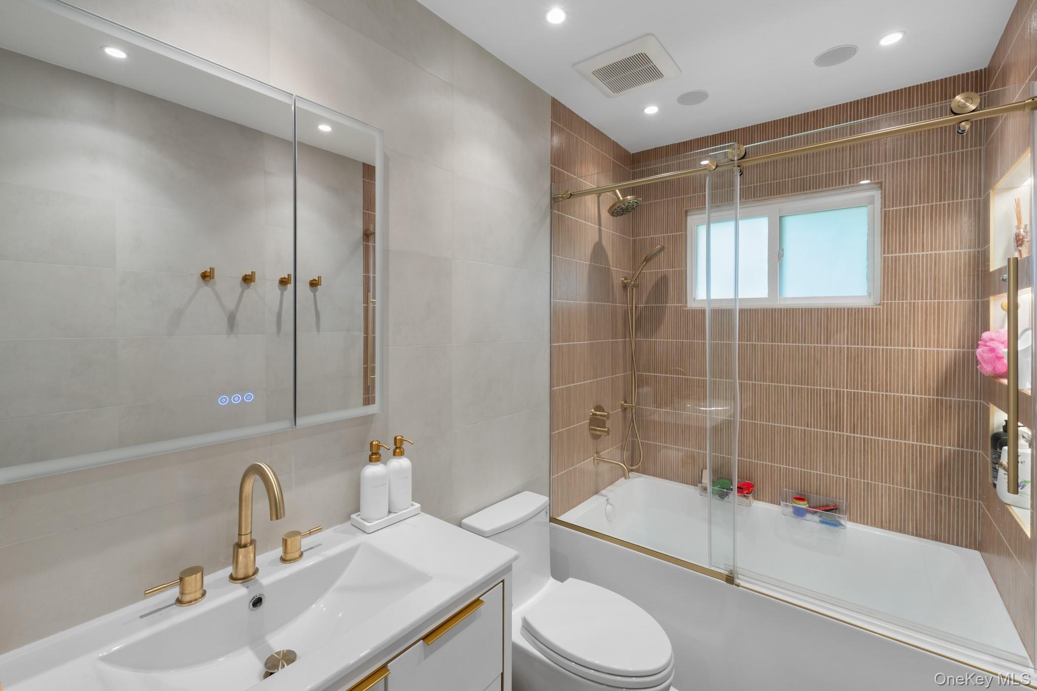 Single Family Phillips  Rockland County, NY 10901, MLS-911558-17