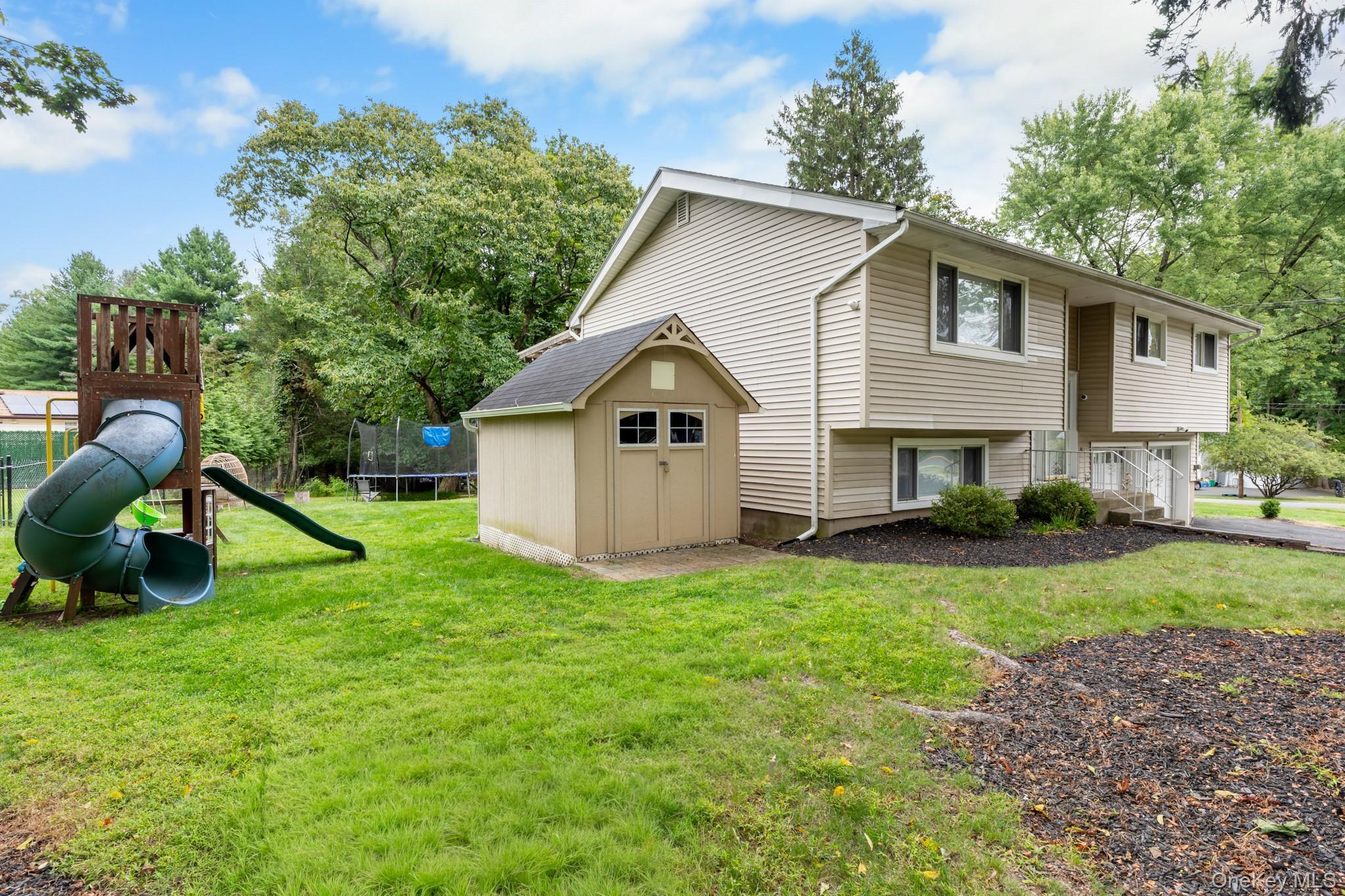 Single Family Phillips  Rockland County, NY 10901, MLS-911558-28