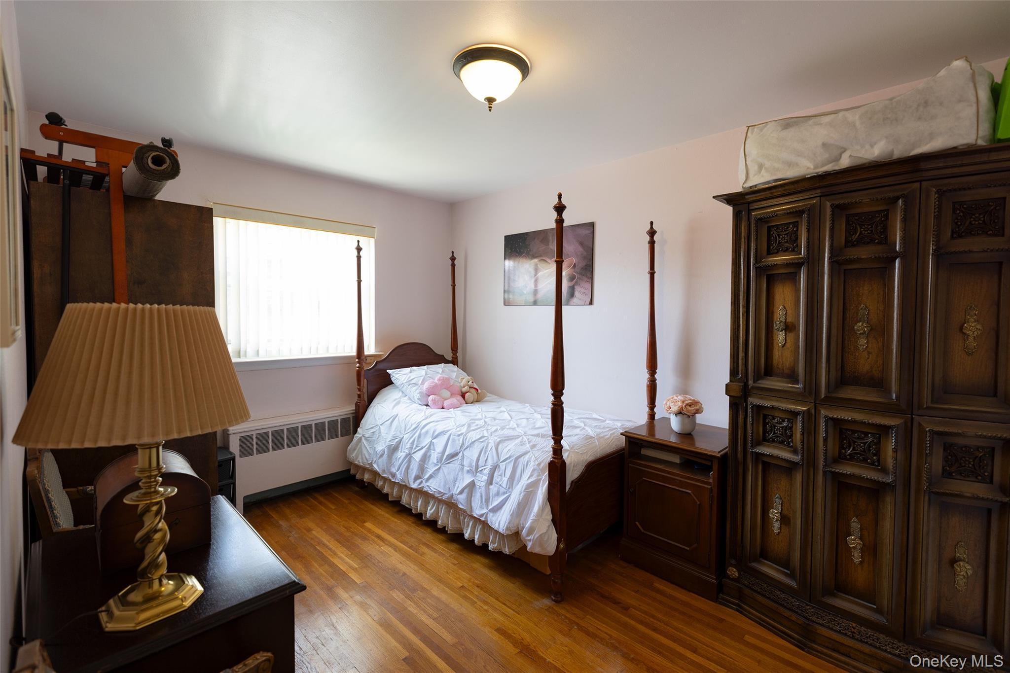 Single Family Hunt  Bronx, NY 10462, MLS-911568-15