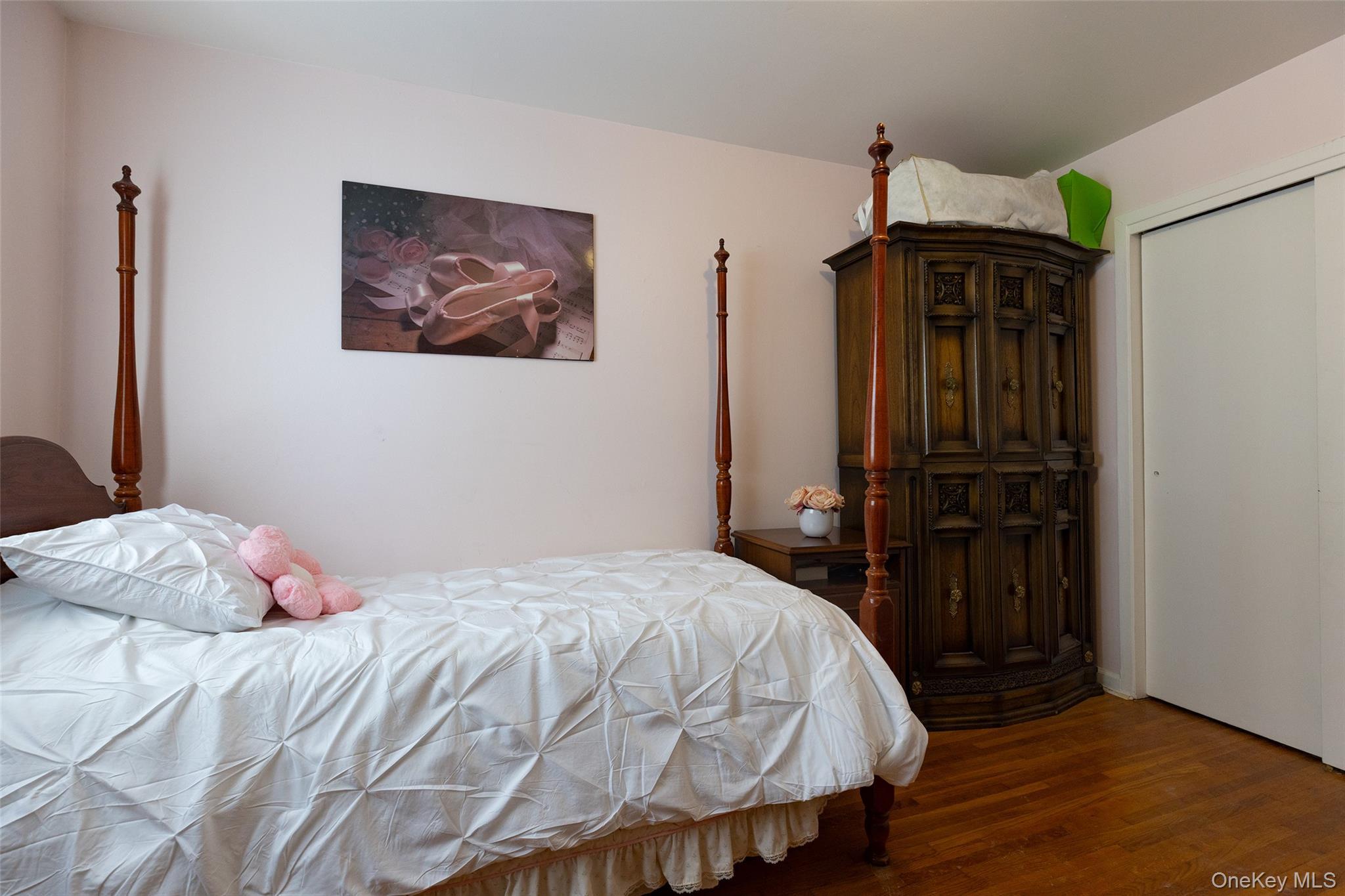 Single Family Hunt  Bronx, NY 10462, MLS-911568-17