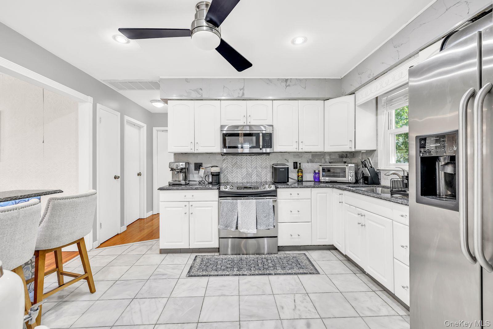 Single Family Broadway  Nassau County, NY 11565, MLS-911582-7