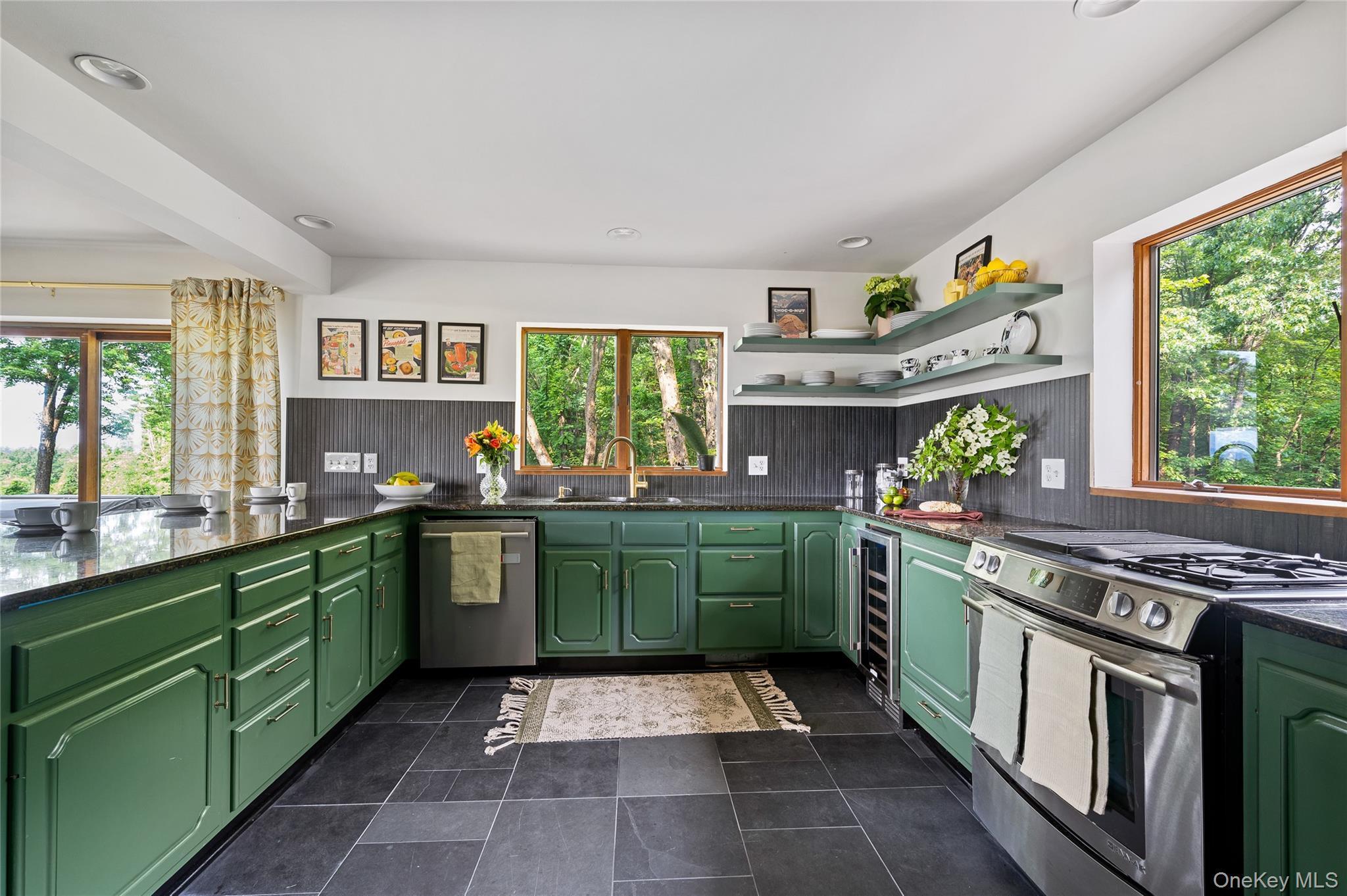 Single Family Boulevard Ulster County, NY 12401, MLS-911602-16