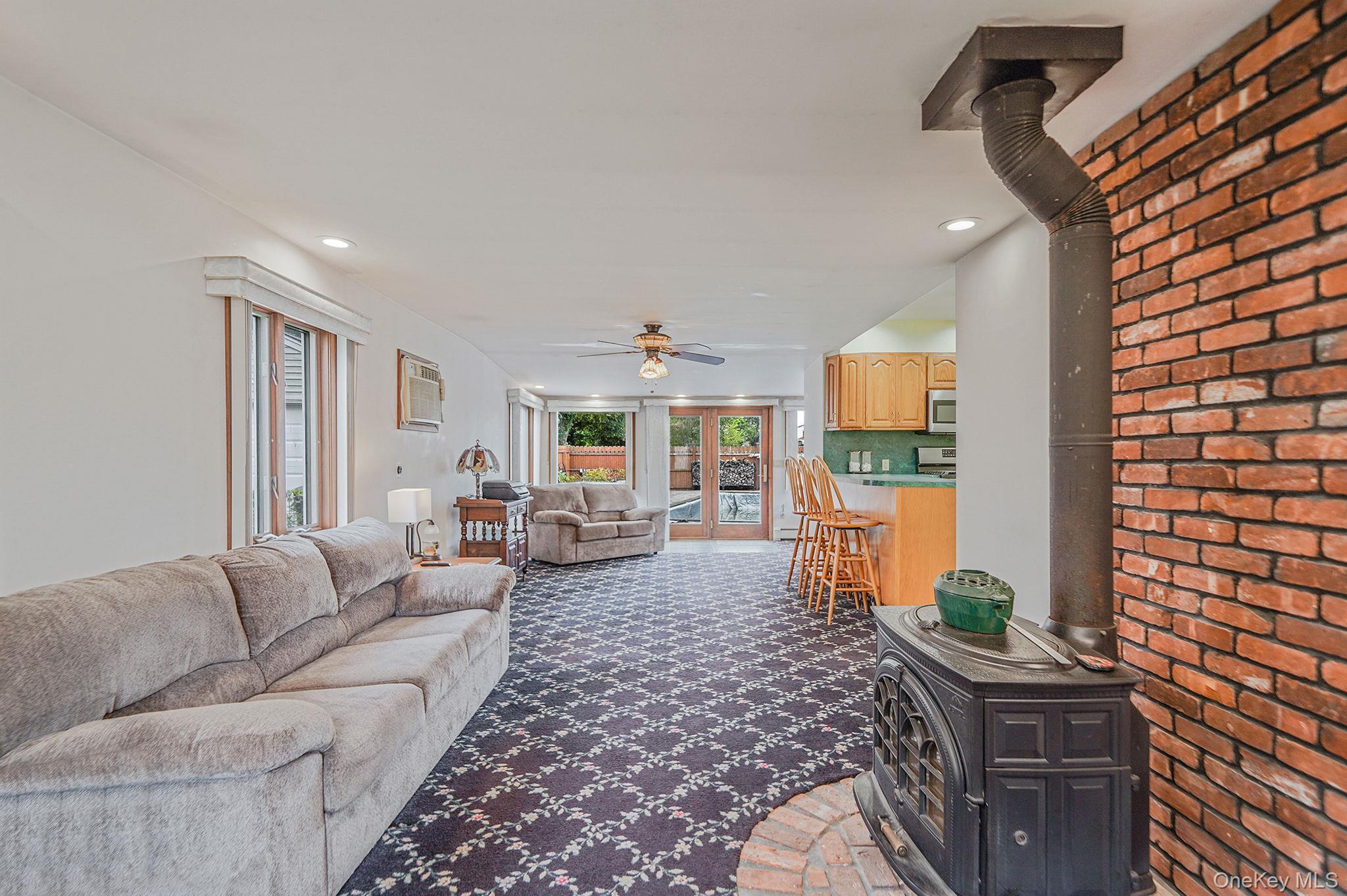 Single Family Garden  Suffolk County, NY 11706, MLS-911622-11