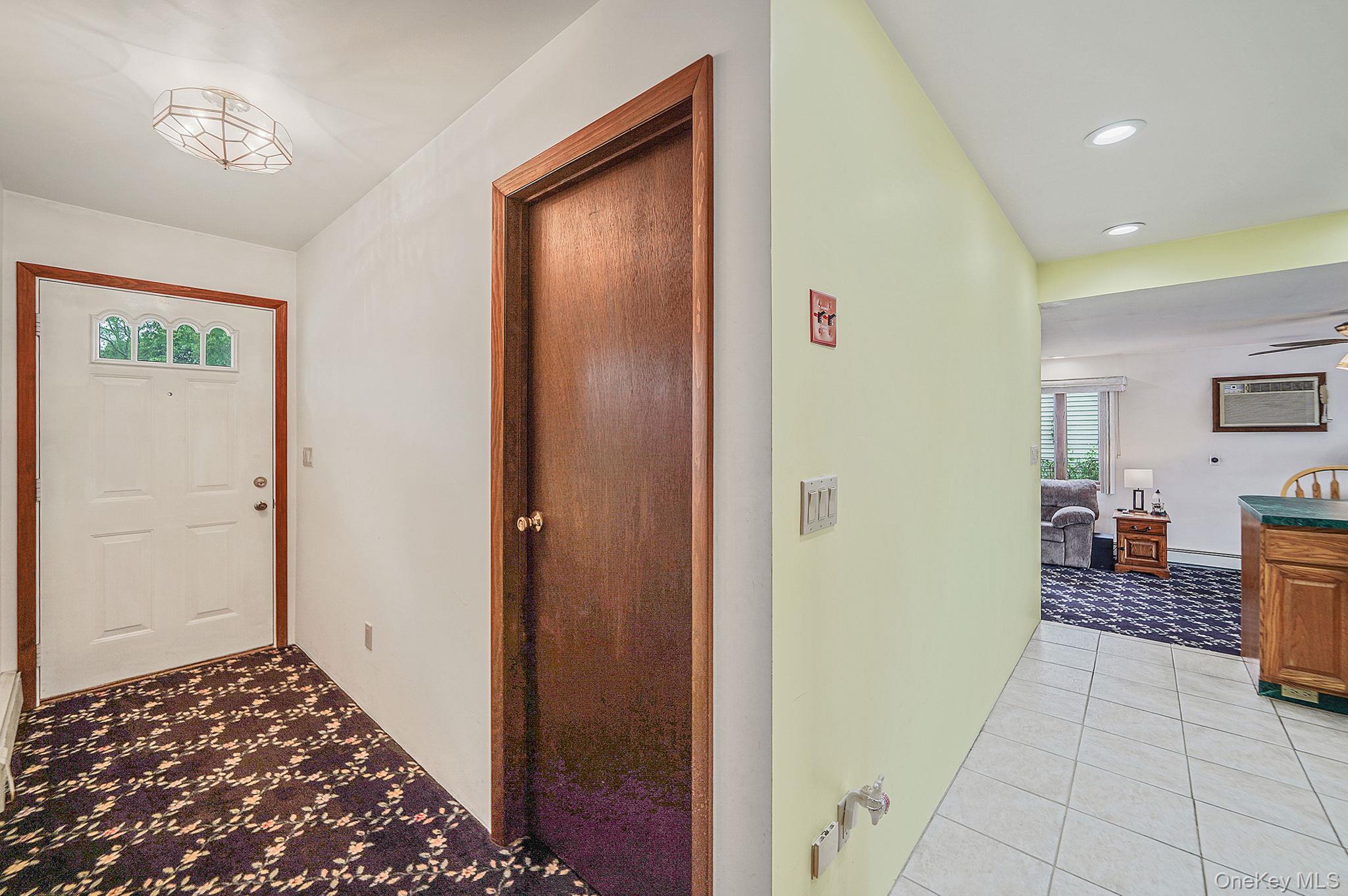 Single Family Garden  Suffolk County, NY 11706, MLS-911622-25