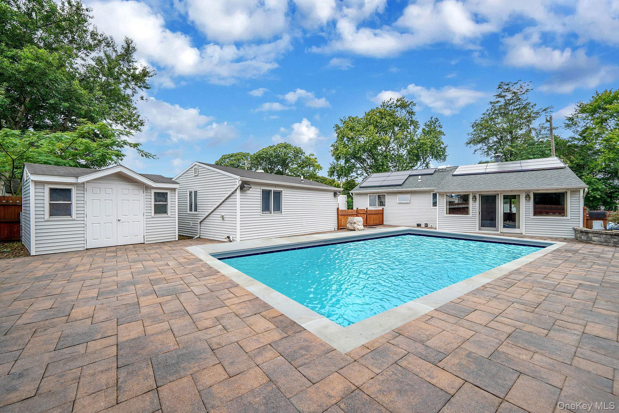 Single Family Garden  Suffolk County, NY 11706, MLS-911622-7