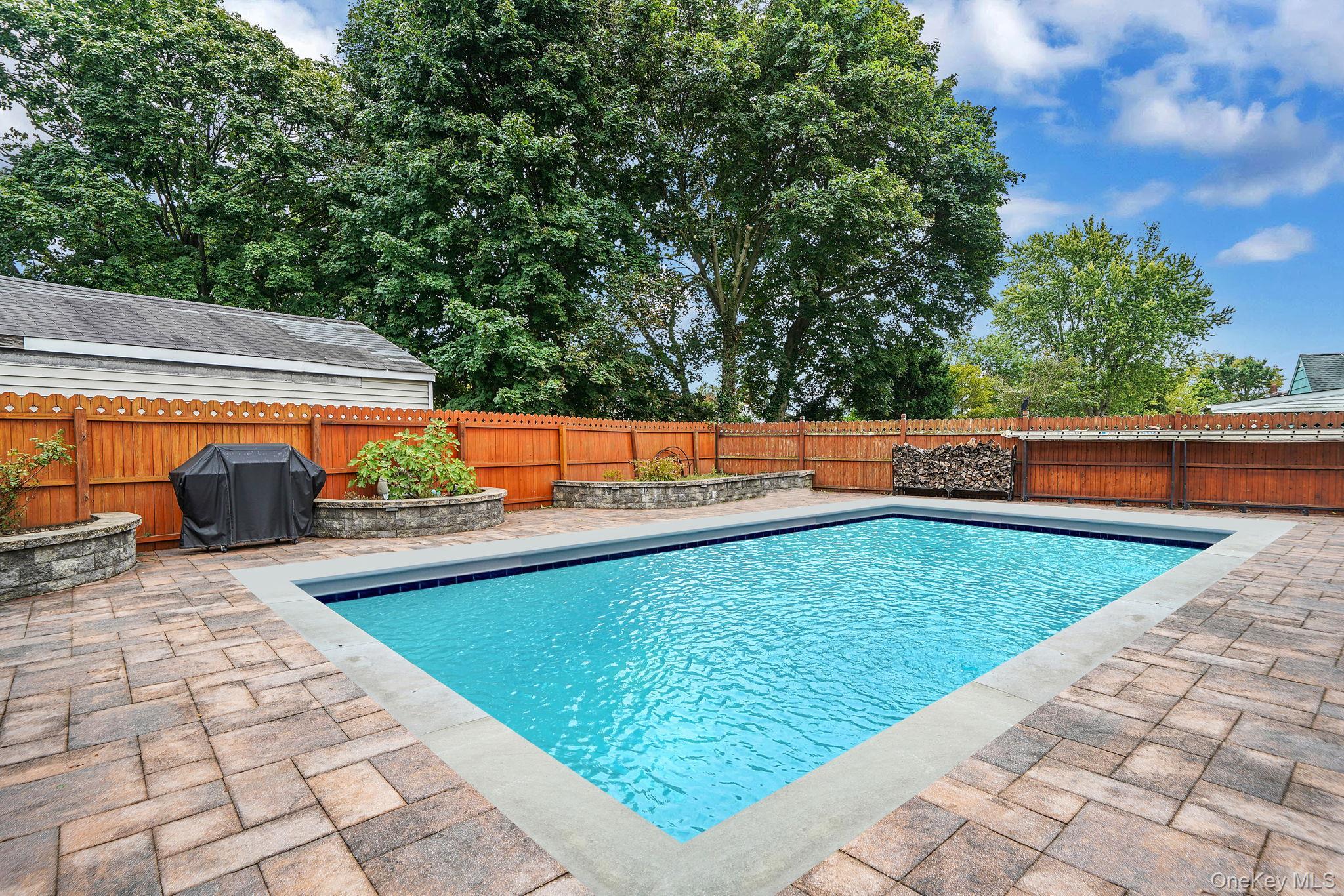 Single Family Garden  Suffolk County, NY 11706, MLS-911622-8