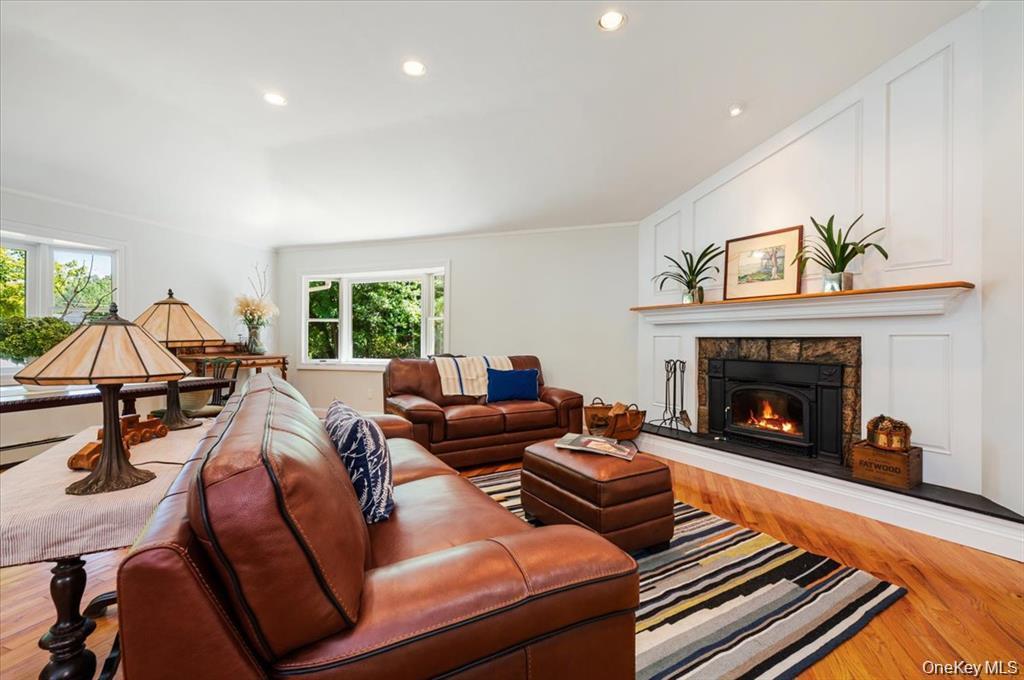 Single Family Oakwood  Suffolk County, NY 11743, MLS-911645-10