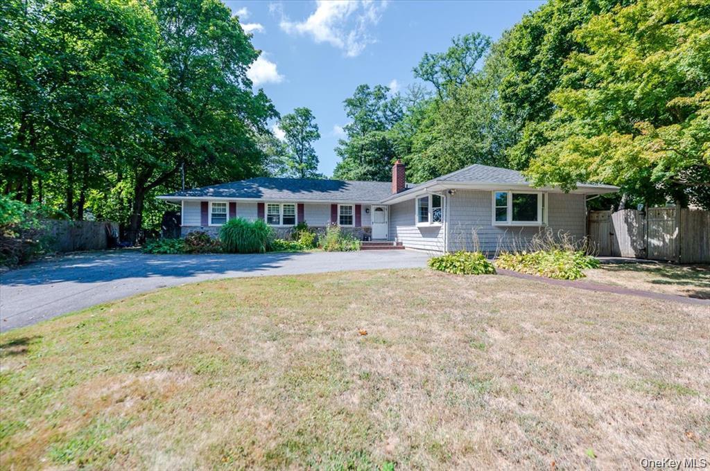 Single Family Oakwood  Suffolk County, NY 11743, MLS-911645-2