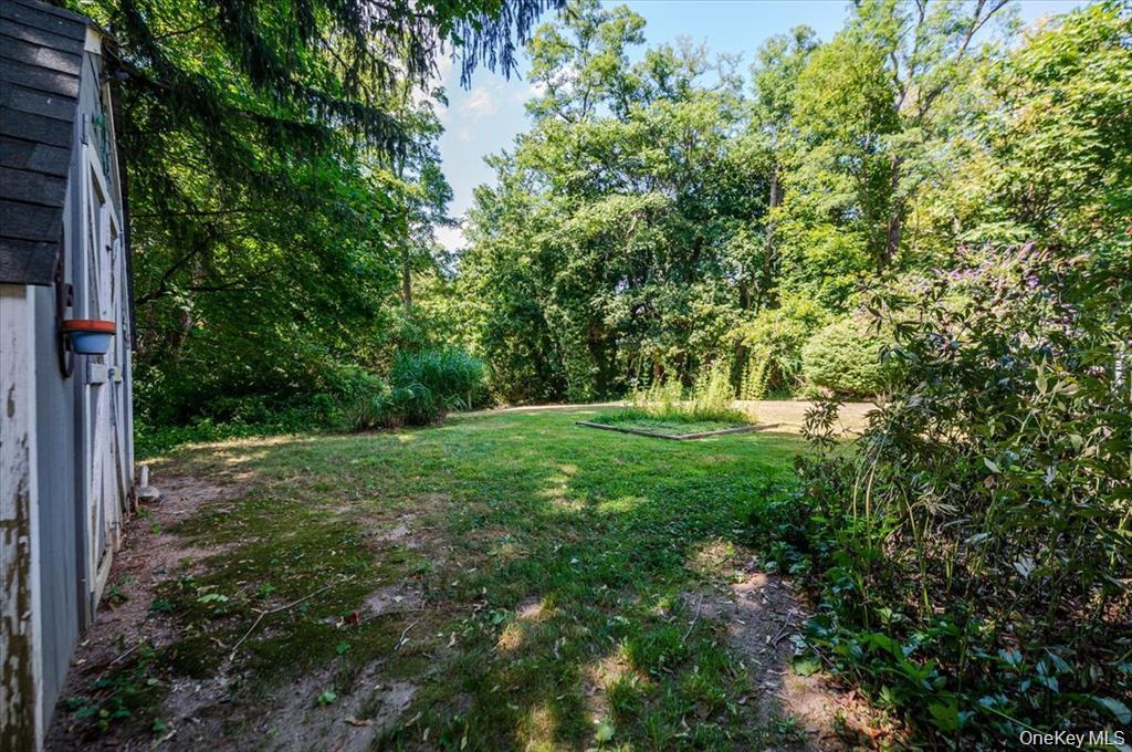 Single Family Oakwood  Suffolk County, NY 11743, MLS-911645-28