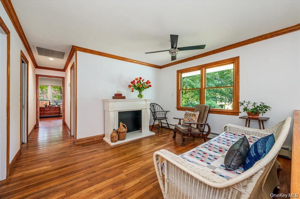 Single Family Oakwood  Suffolk County, NY 11743, MLS-911645-6