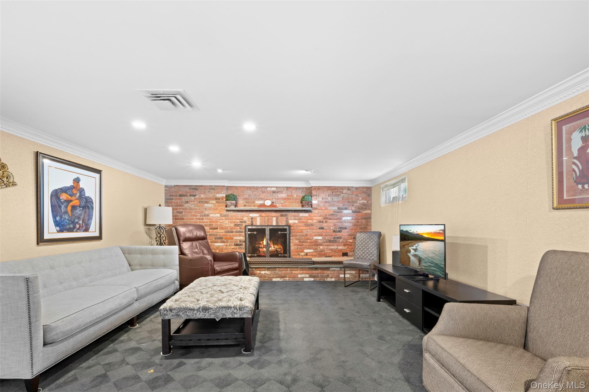 Single Family Maxwell  Nassau County, NY 11590, MLS-911663-31