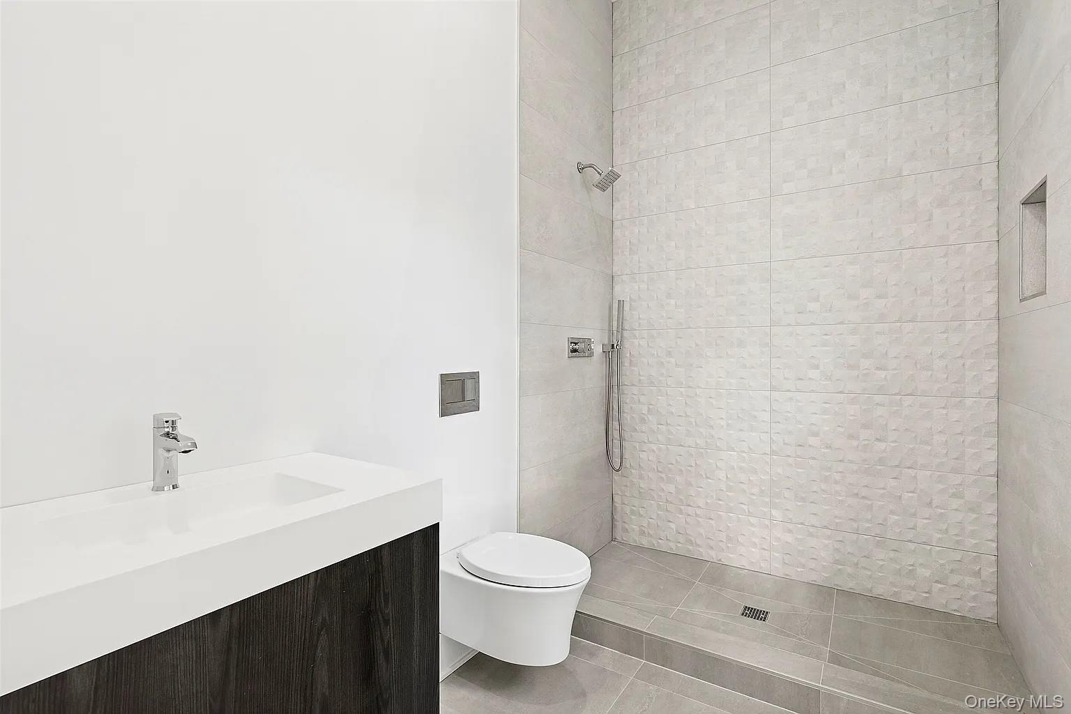 Single Family Halsey Suffolk County, NY 11968, MLS-911692-19