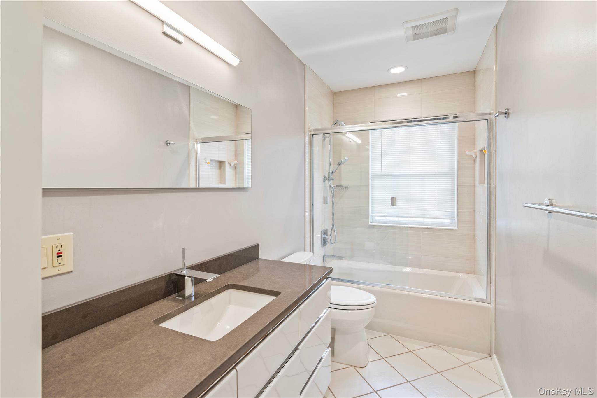 Condo Hidden Ridge  Nassau County, NY 11791, MLS-911695-19