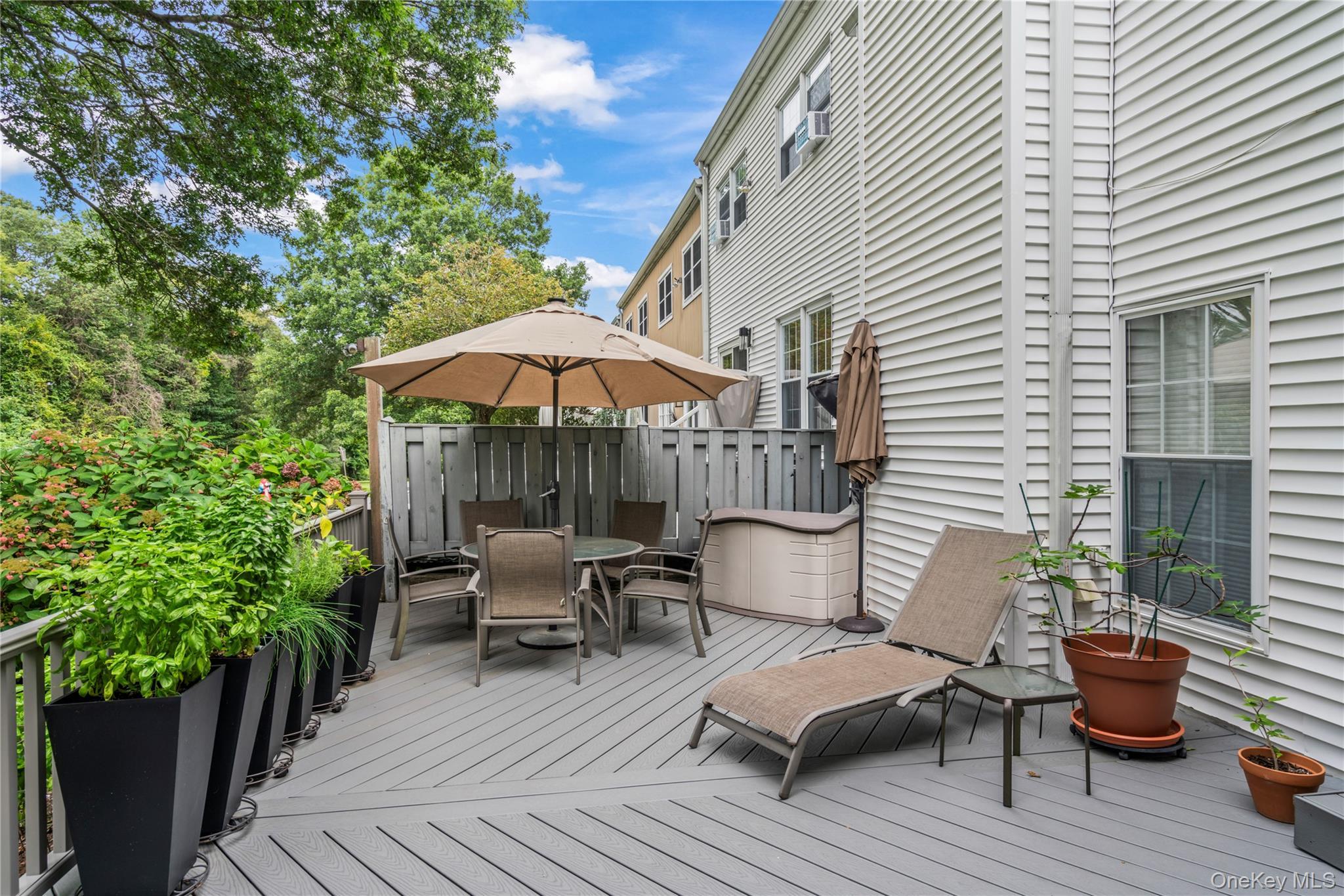 Condo Hidden Ridge  Nassau County, NY 11791, MLS-911695-24