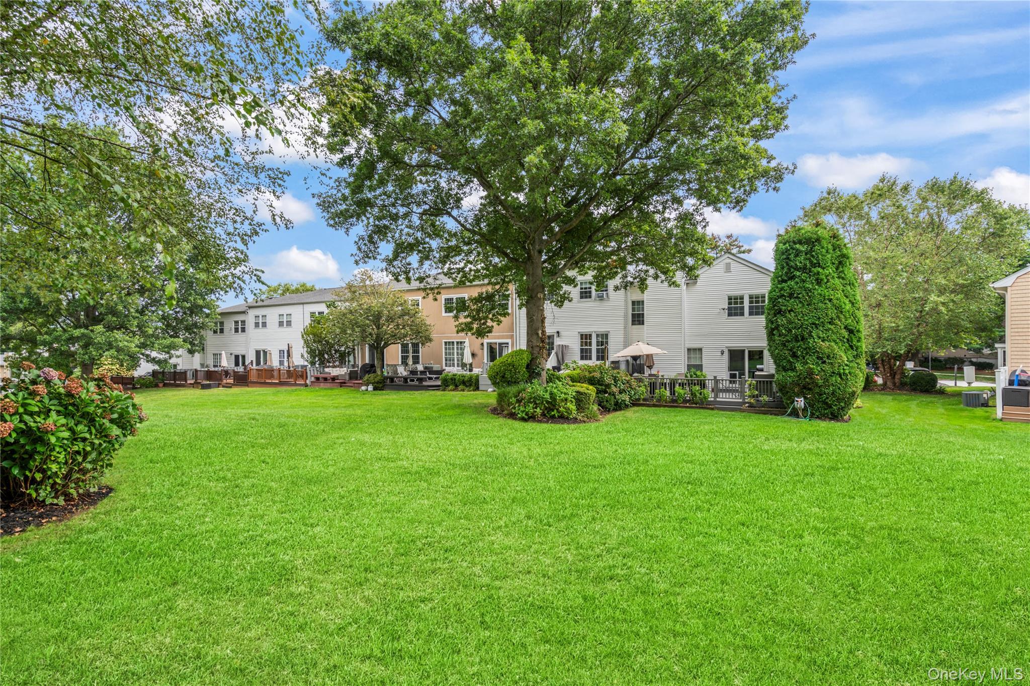 Condo Hidden Ridge  Nassau County, NY 11791, MLS-911695-25