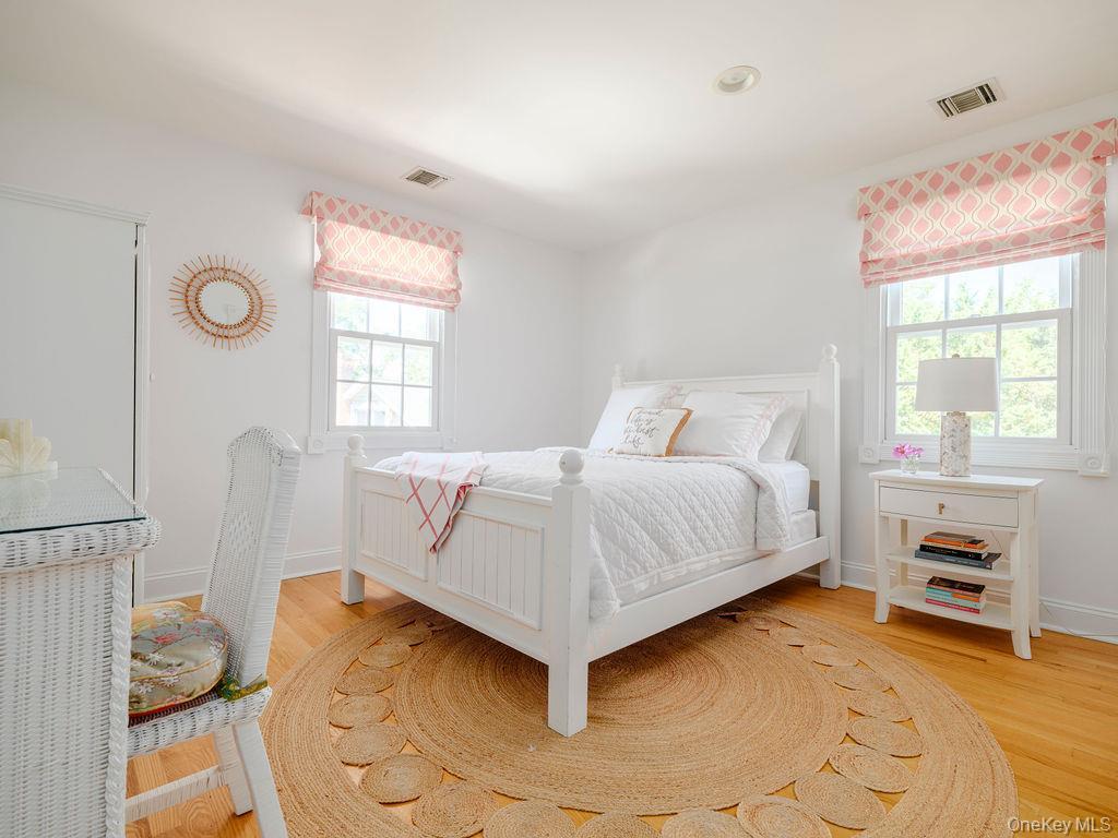 Single Family Bayview Suffolk County, NY 11971, MLS-911696-36