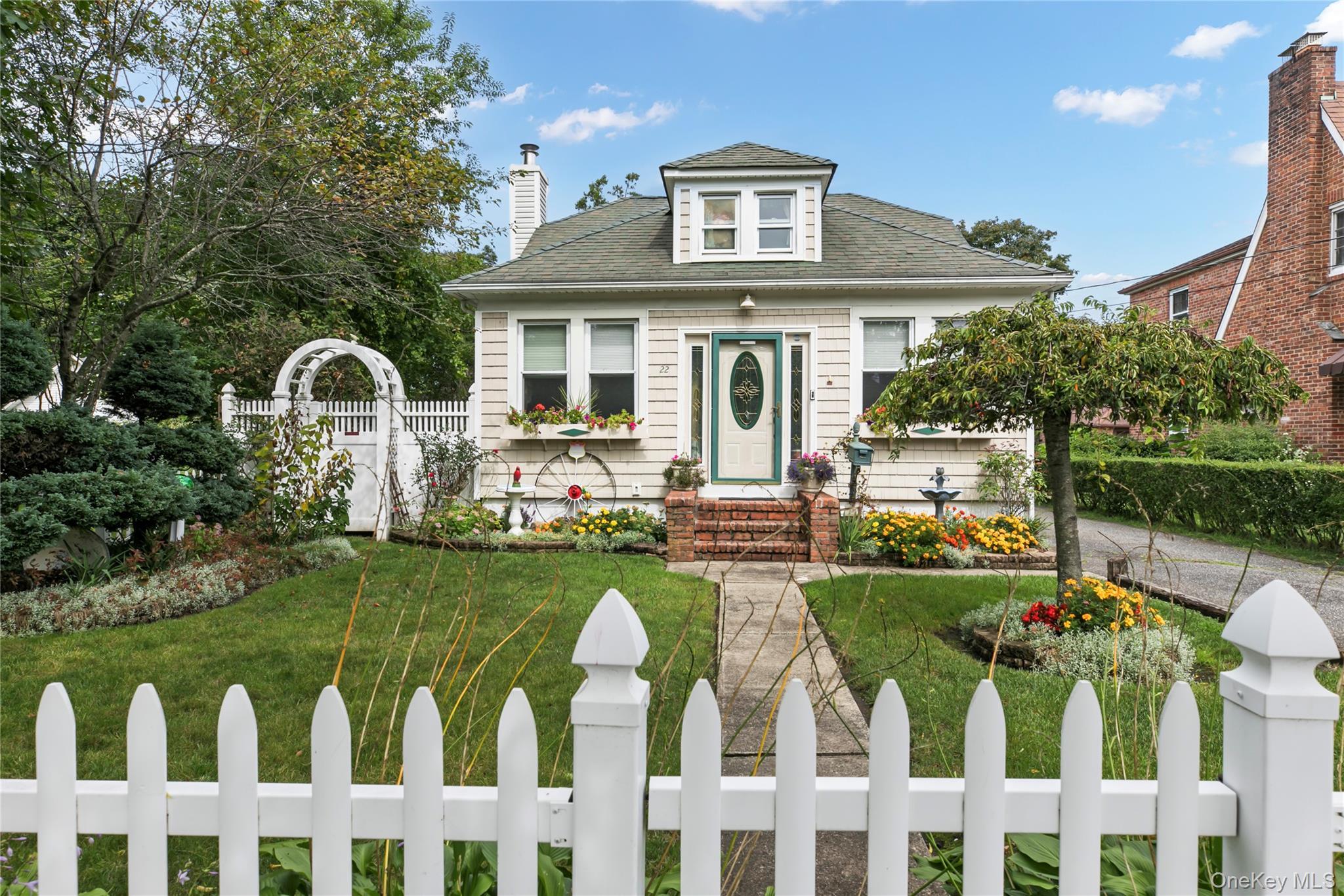 Single Family 3rd  Suffolk County, NY 11722, MLS-911704-2