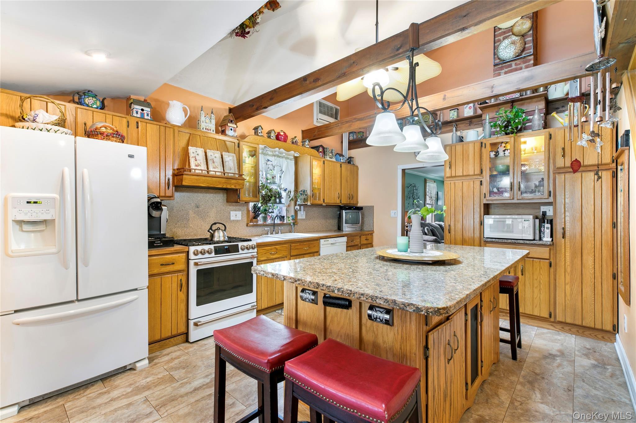 Single Family 3rd  Suffolk County, NY 11722, MLS-911704-4