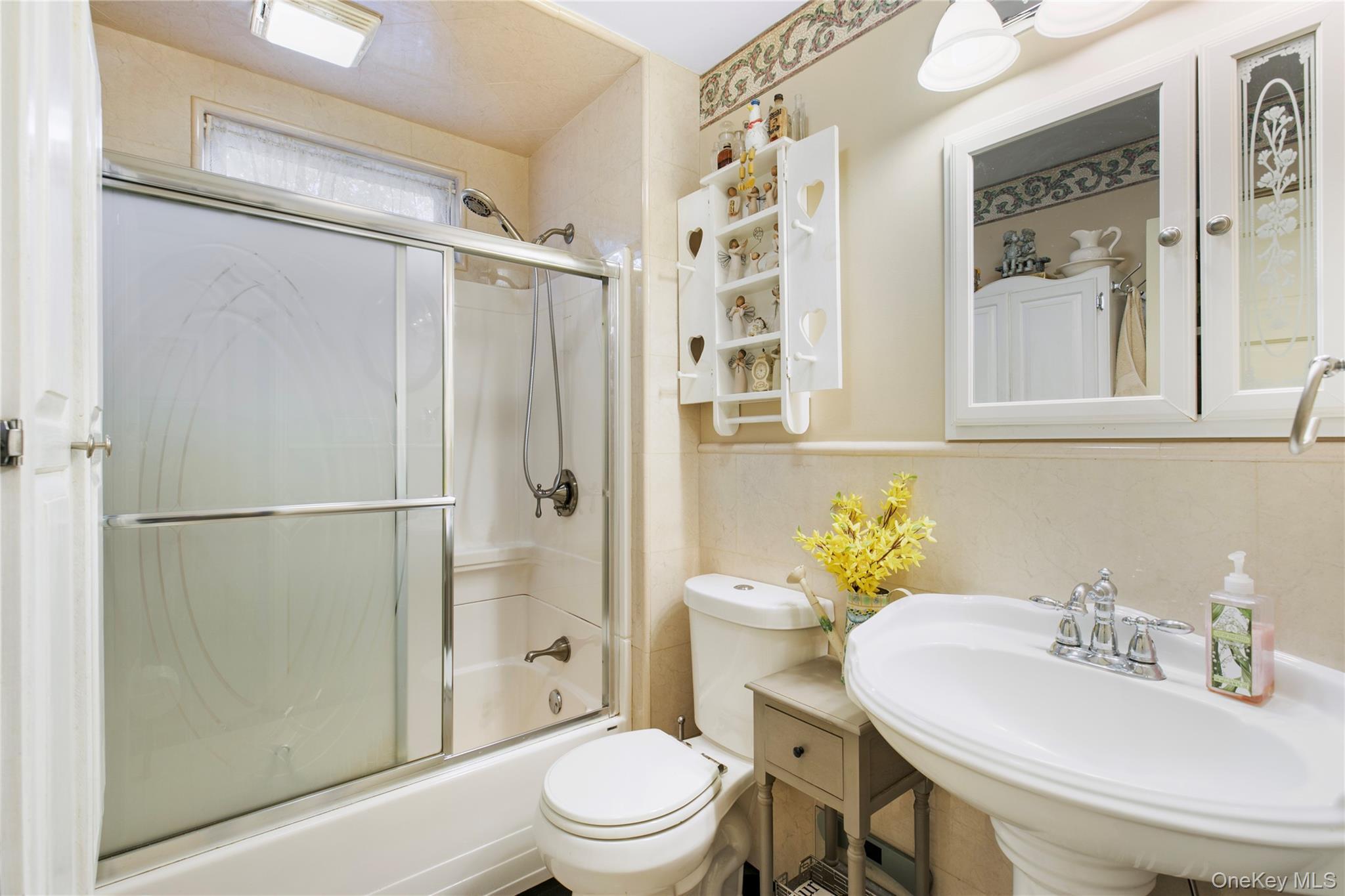 Single Family 3rd  Suffolk County, NY 11722, MLS-911704-8