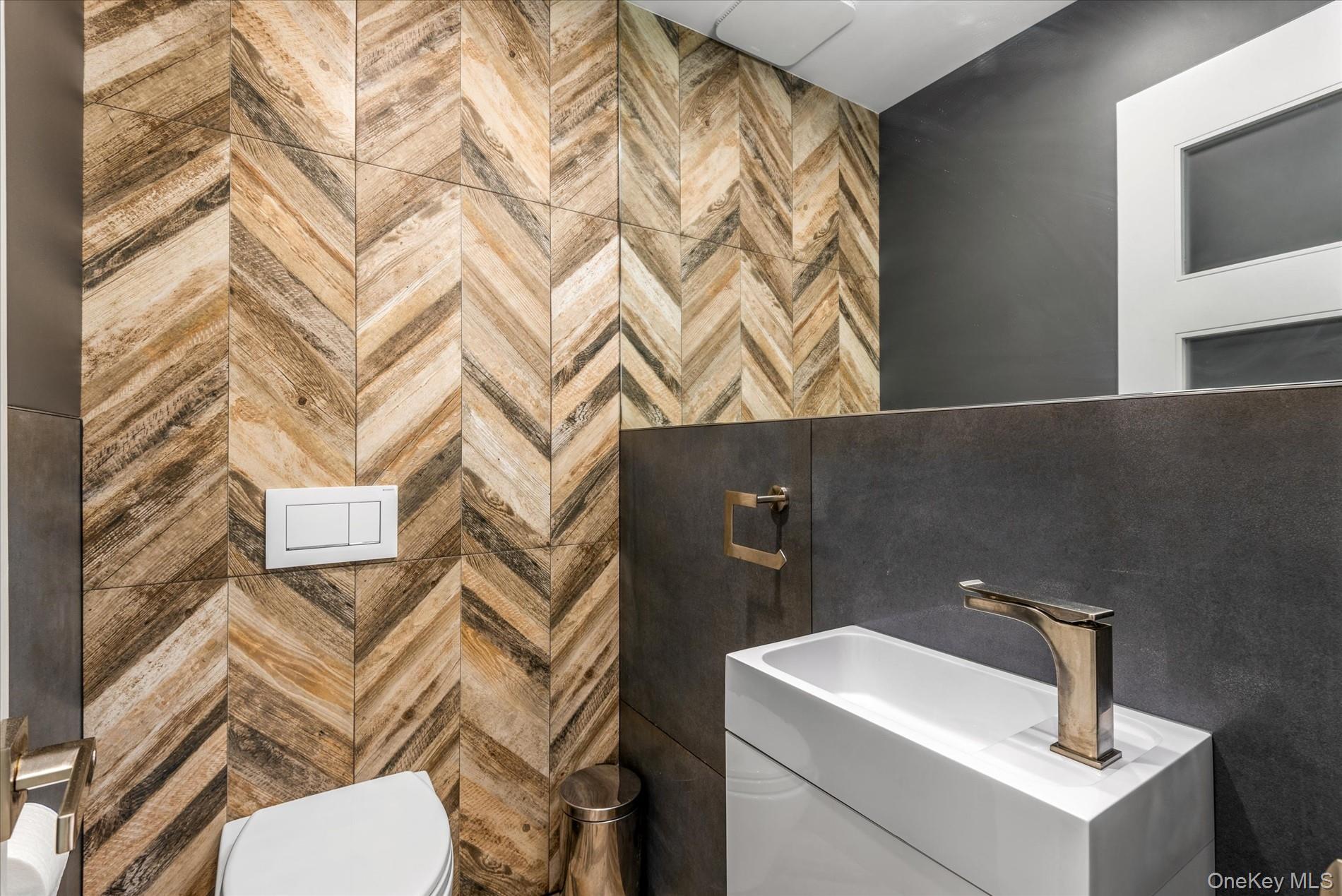 Single Family 56th  Queens, NY 11378, MLS-911724-8