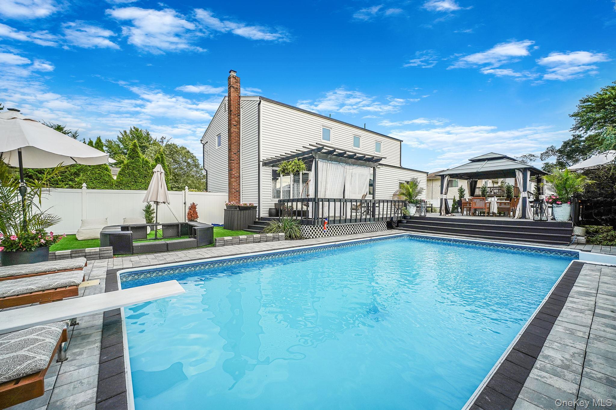 Single Family Susan  Suffolk County, NY 11729, MLS-911734-3