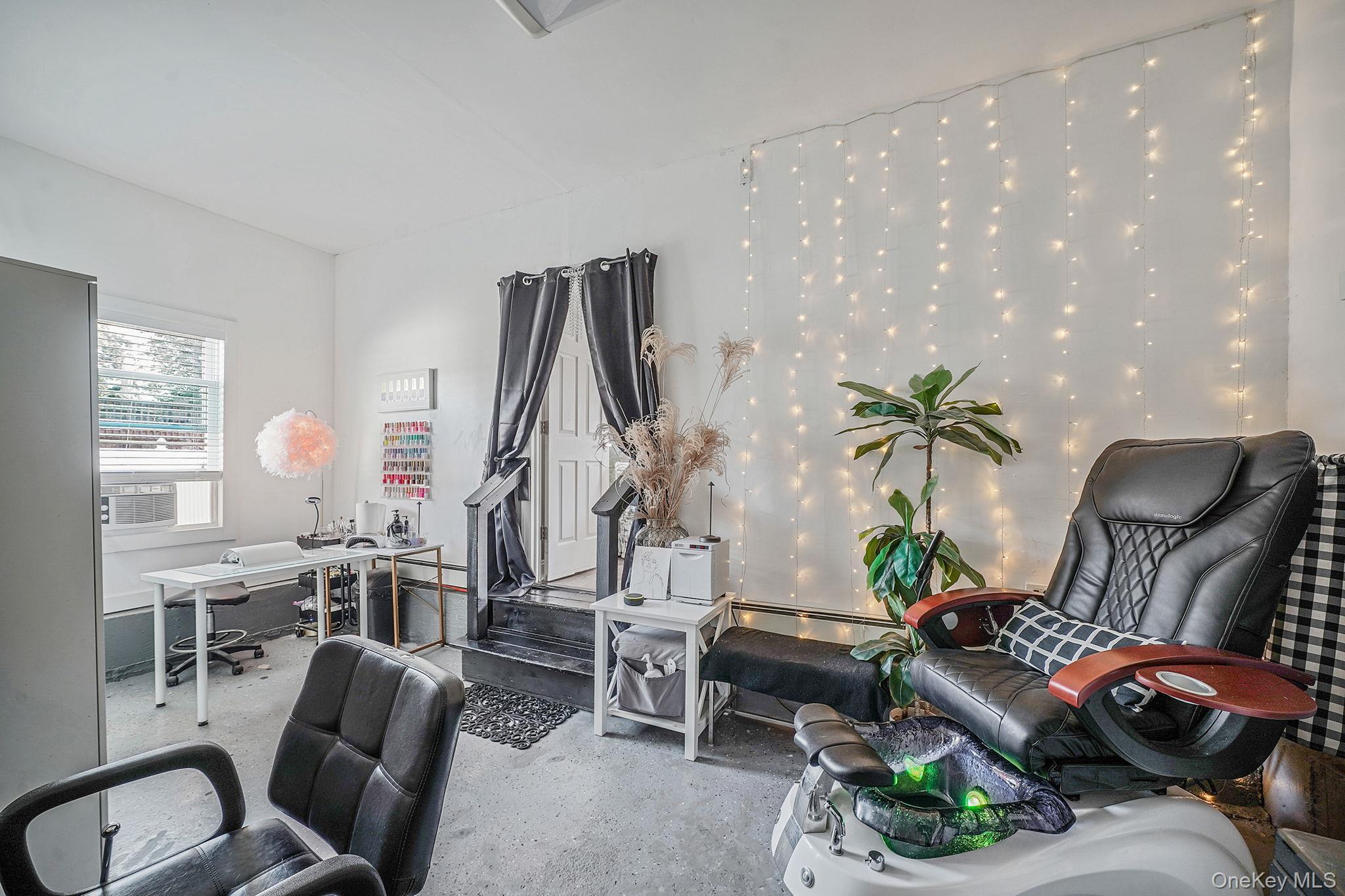 Single Family Susan  Suffolk County, NY 11729, MLS-911734-37