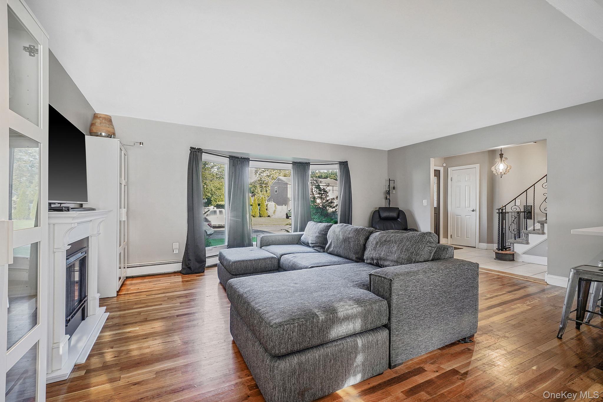 Single Family Susan  Suffolk County, NY 11729, MLS-911734-7