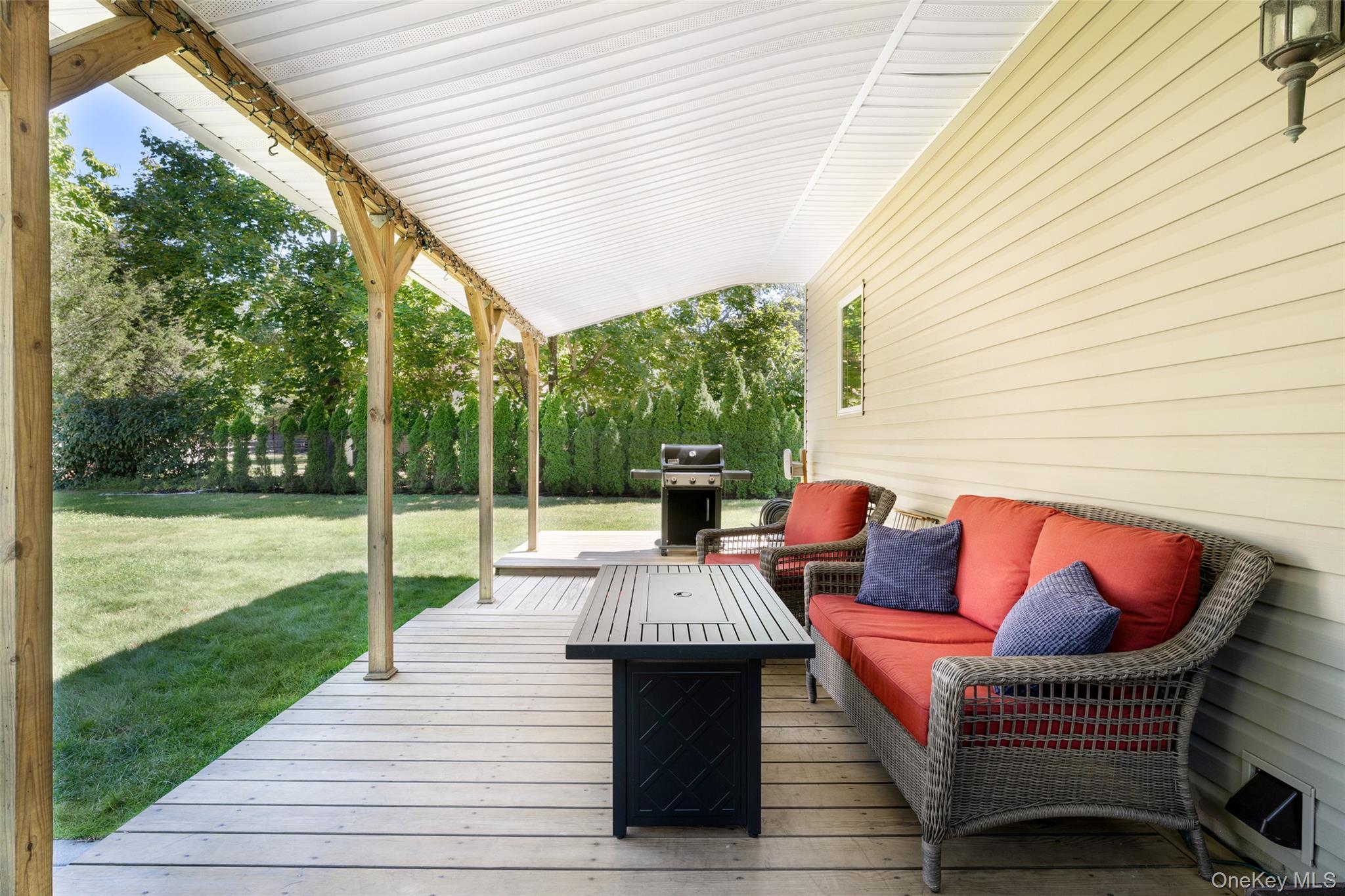 Single Family Hampton  Suffolk County, NY 11946, MLS-911756-17