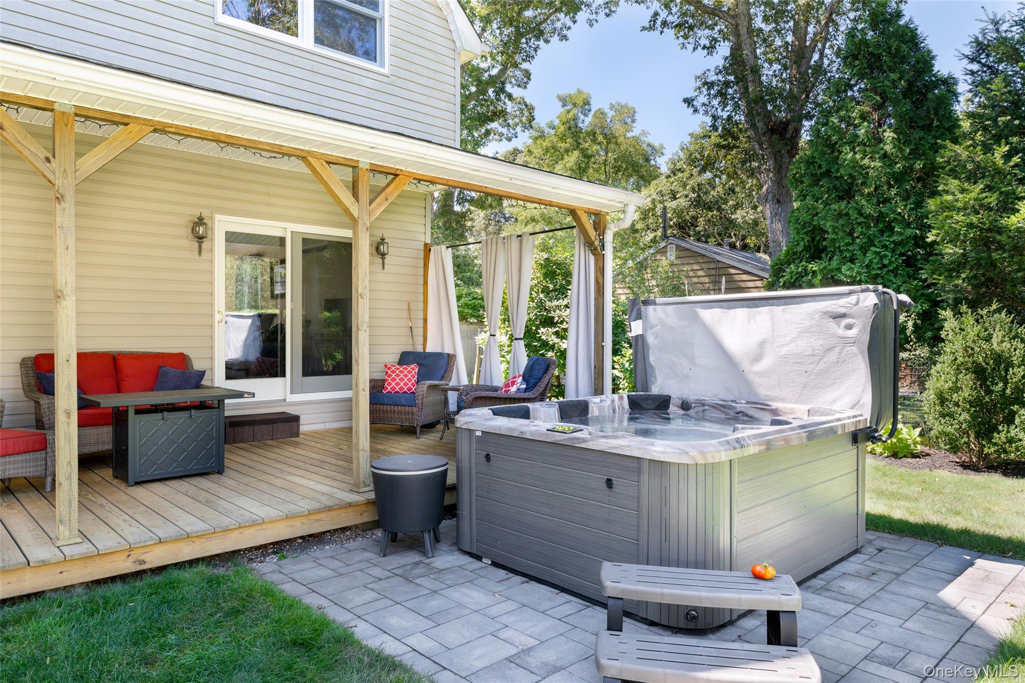 Single Family Hampton  Suffolk County, NY 11946, MLS-911756-19