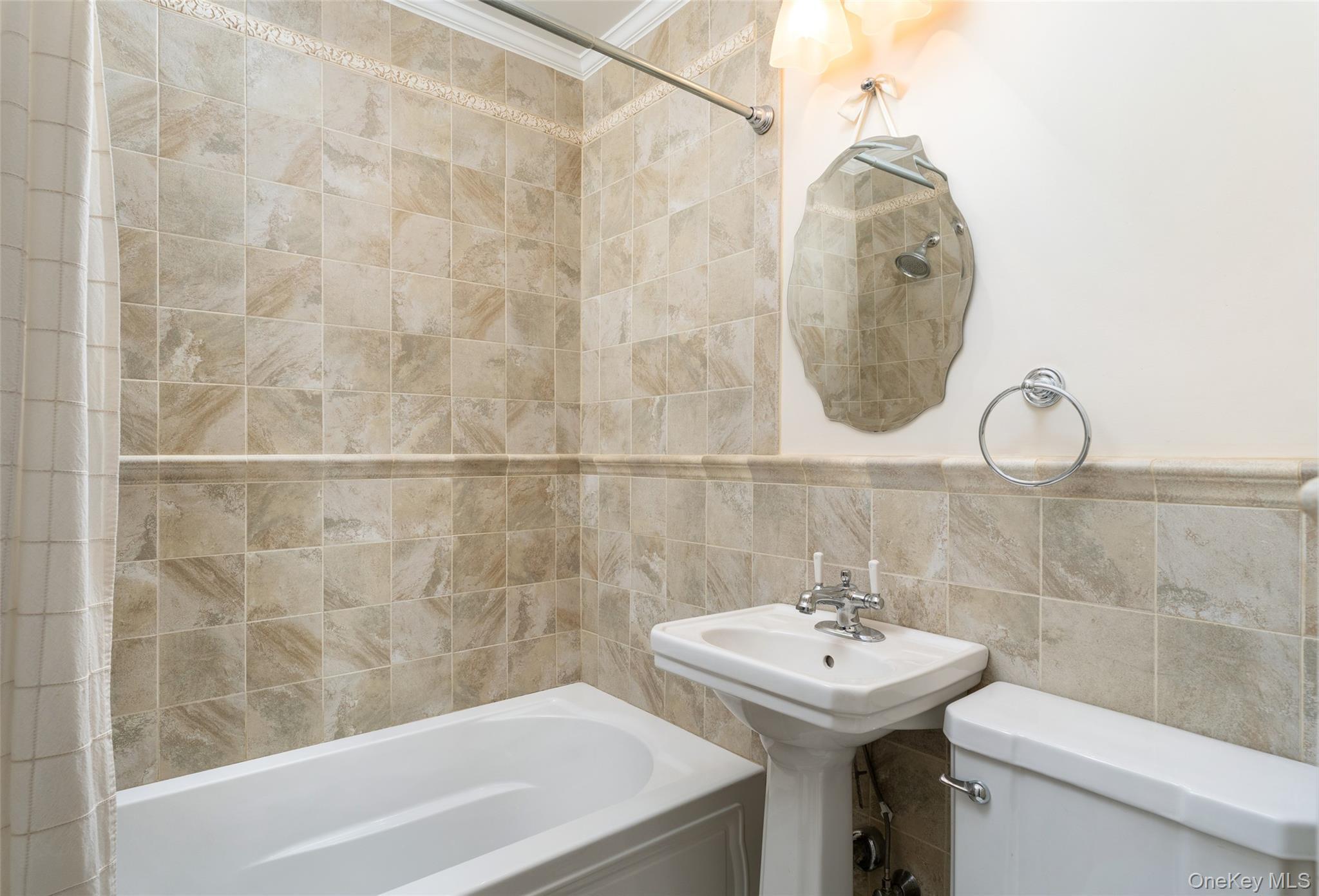 Single Family Hampton  Suffolk County, NY 11946, MLS-911756-7