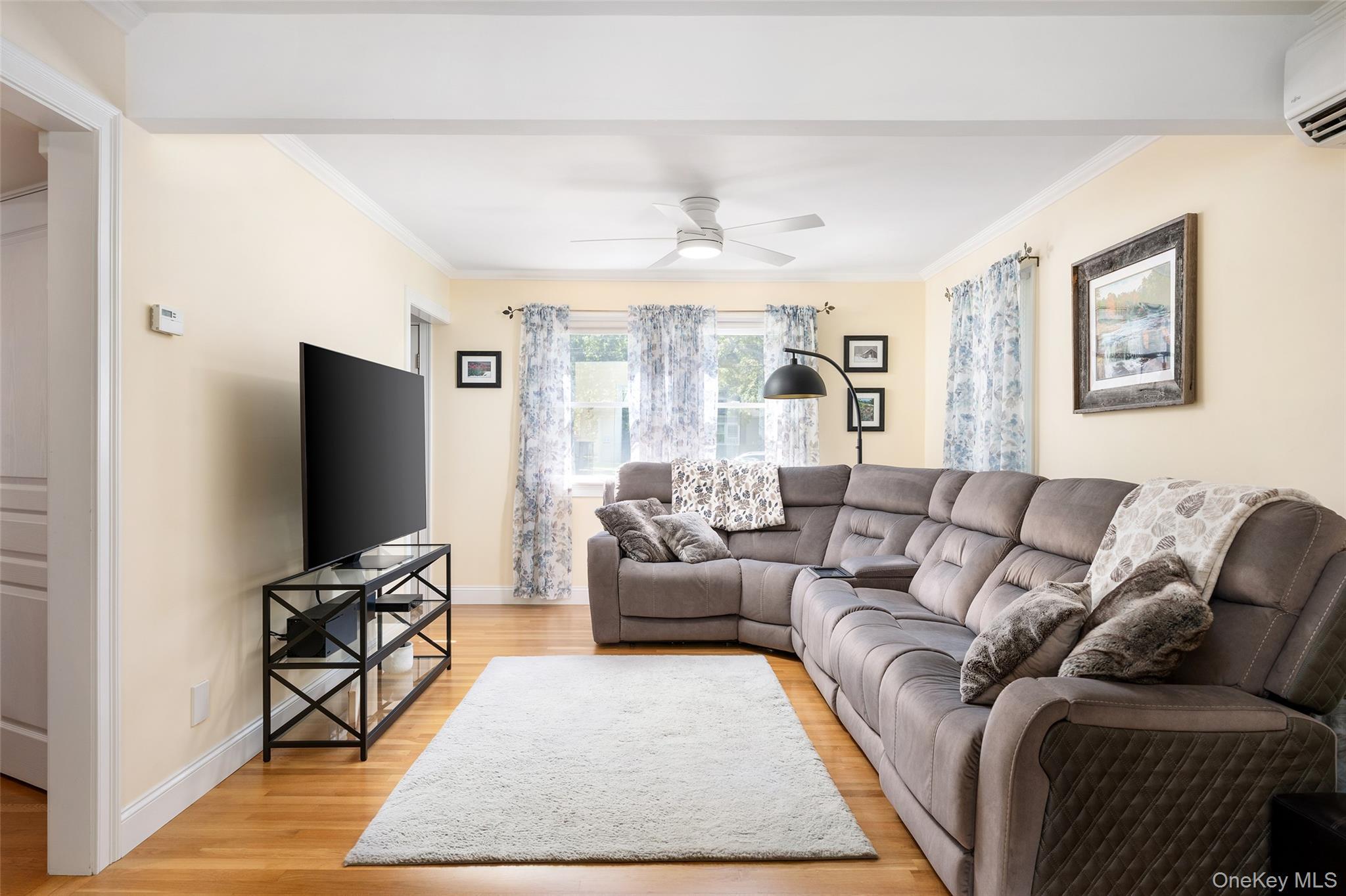 Single Family Hampton  Suffolk County, NY 11946, MLS-911756-8