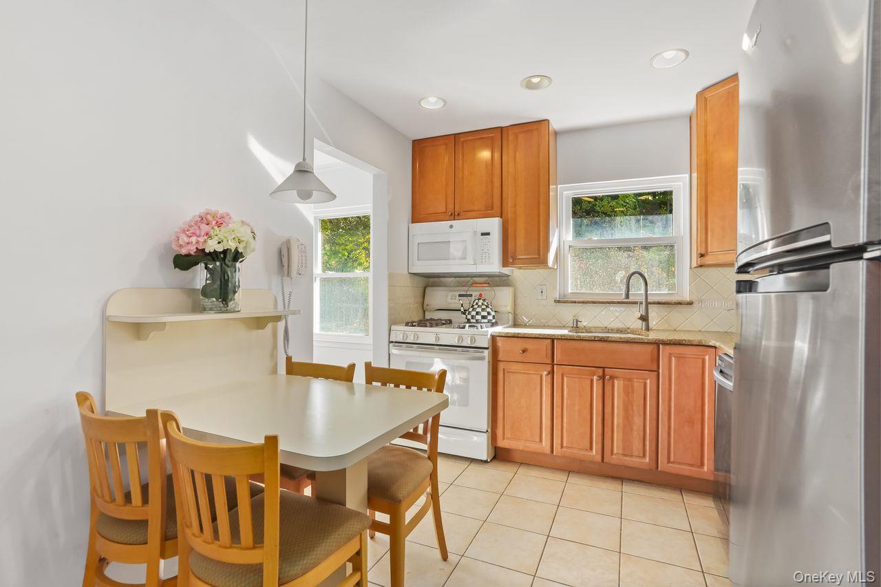 Single Family Pembrook Westchester County, NY 10710, MLS-911783-12