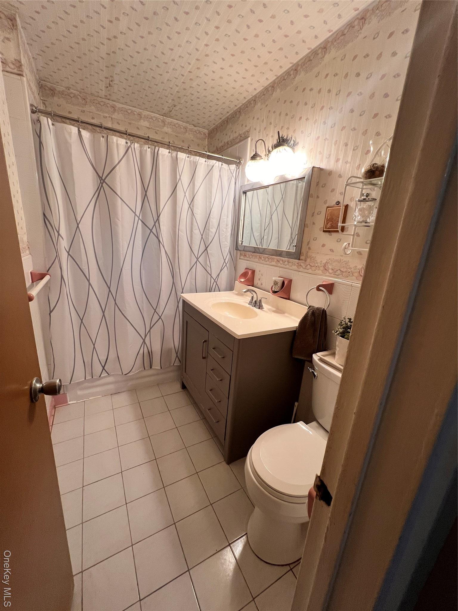 Single Family 217th  Bronx, NY 10469, MLS-911861-15