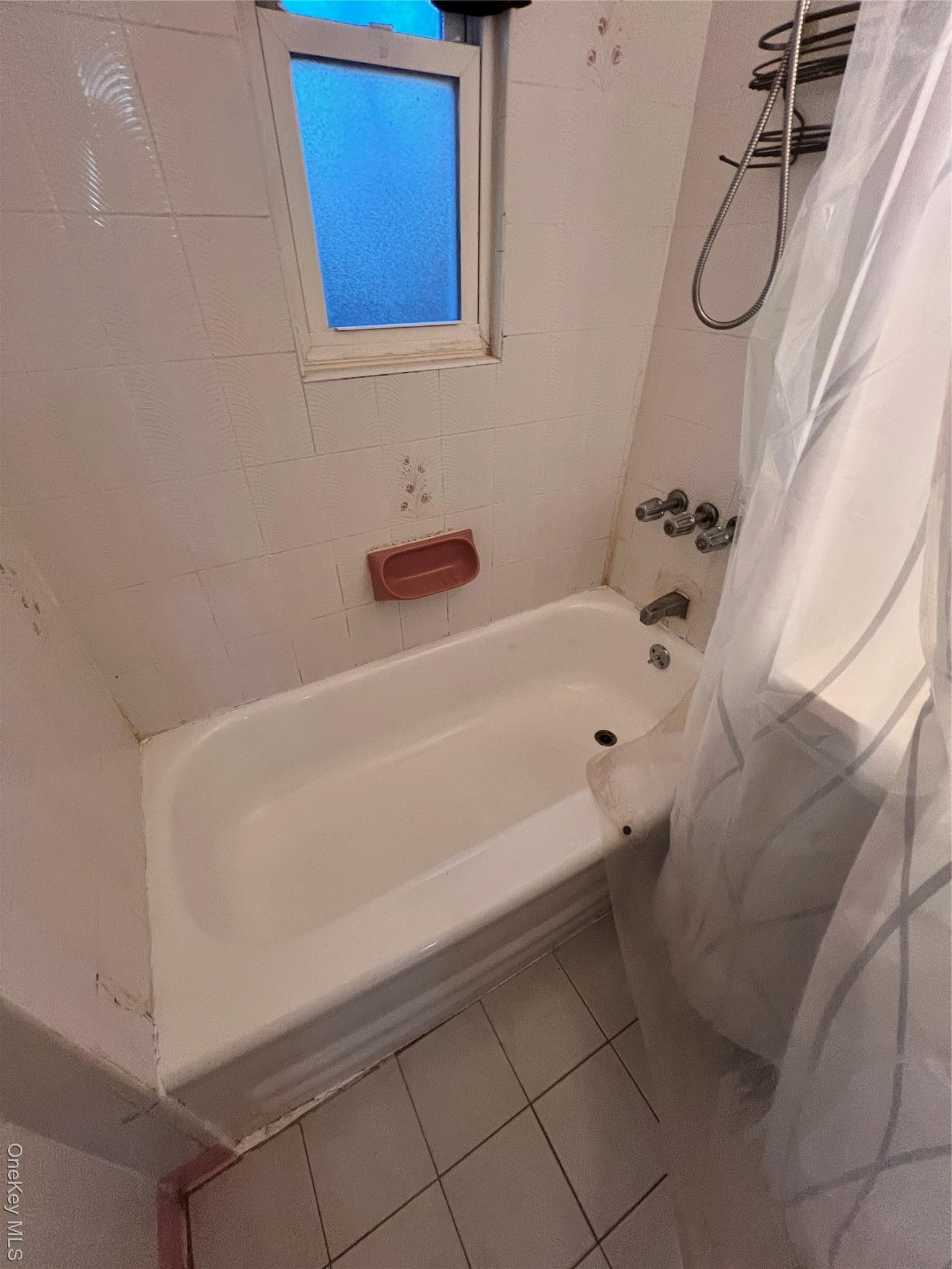 Single Family 217th  Bronx, NY 10469, MLS-911861-16