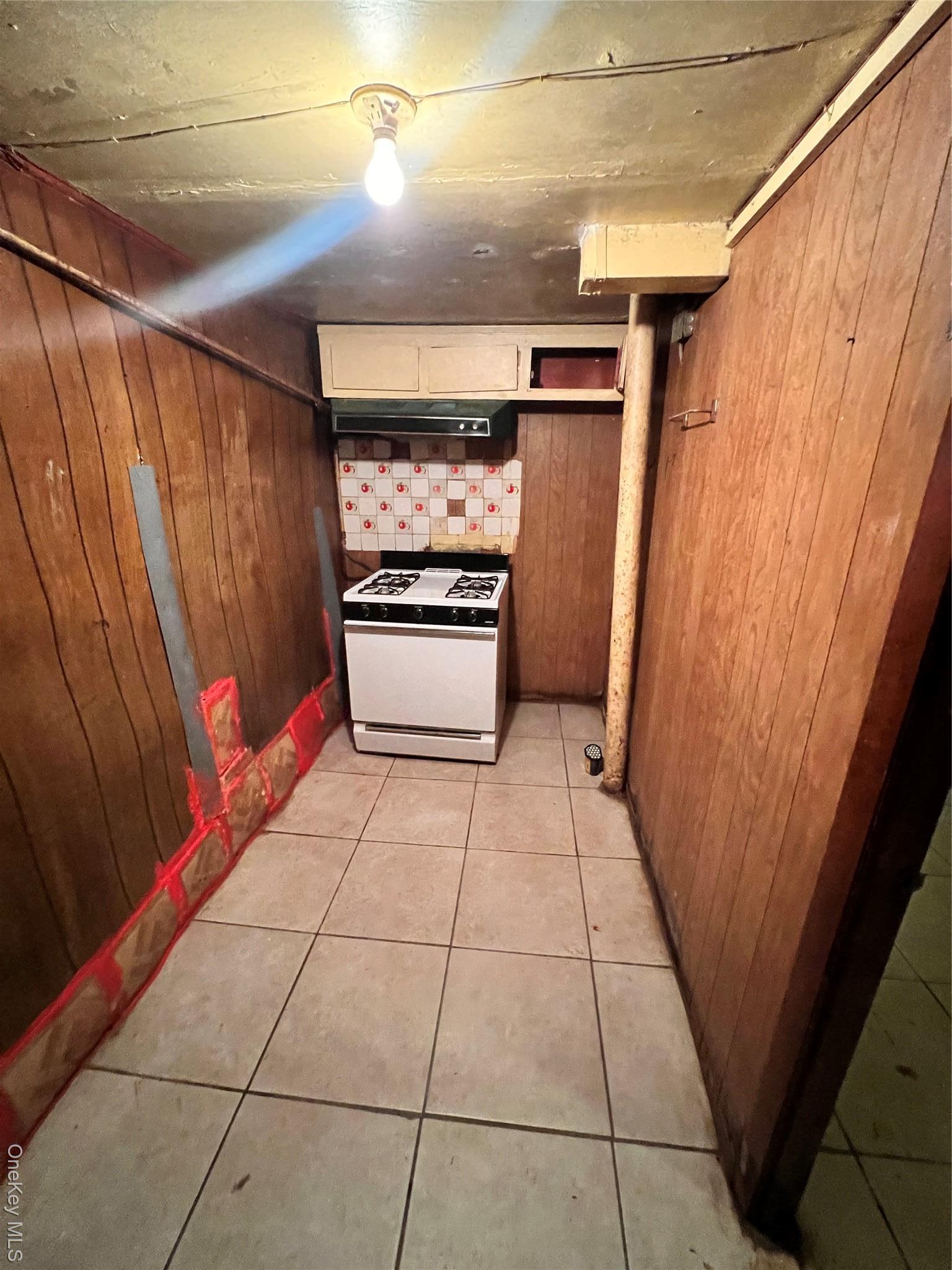 Single Family 217th  Bronx, NY 10469, MLS-911861-22