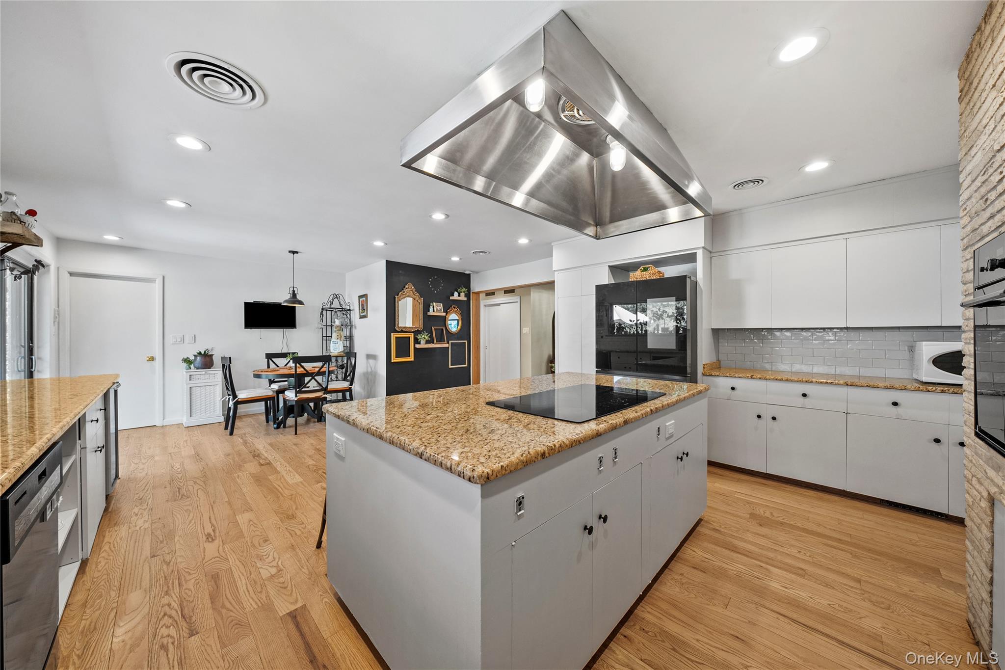 Single Family Rolling Hill Nassau County, NY 11568, MLS-911936-19