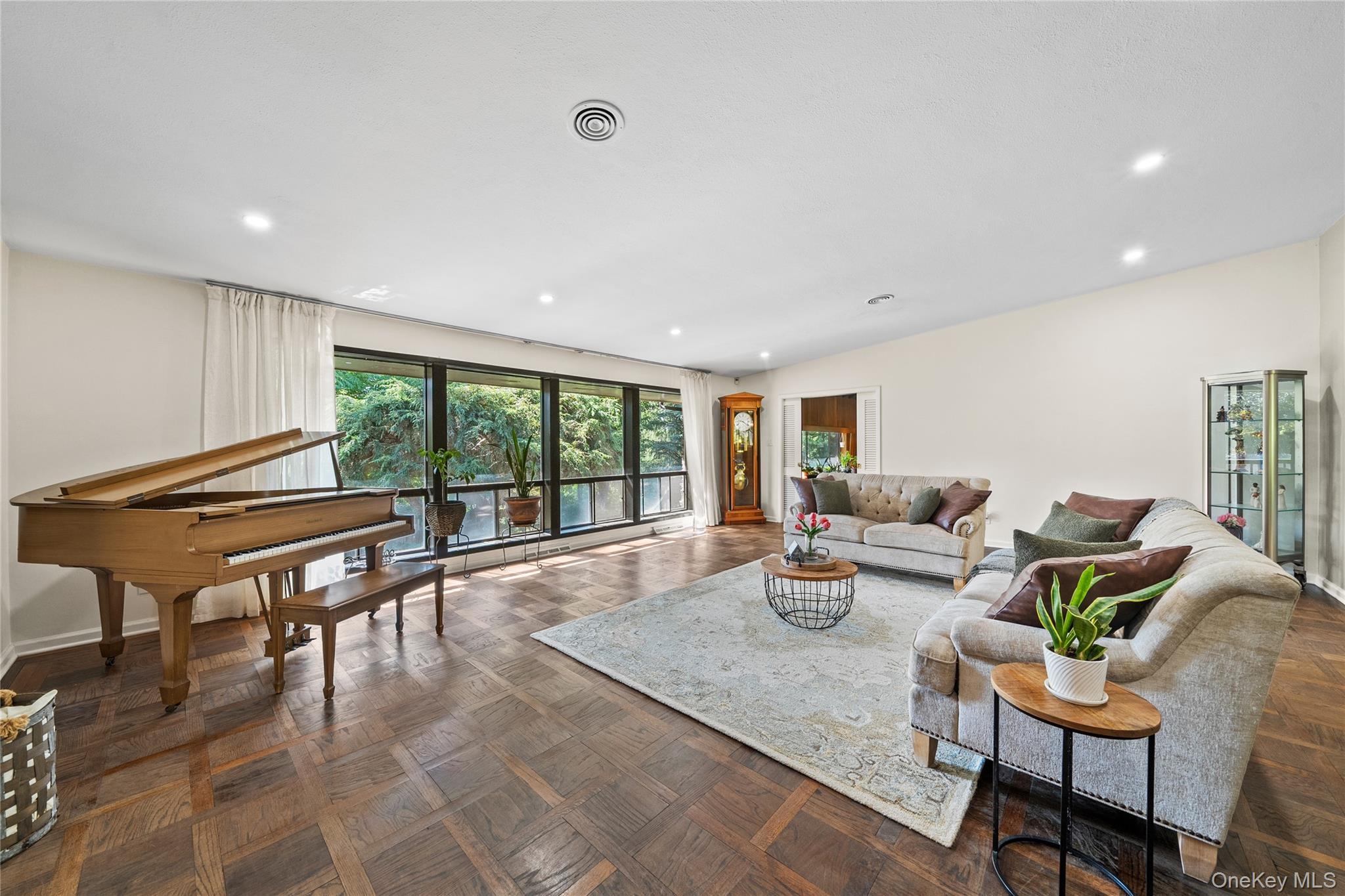 Single Family Rolling Hill Nassau County, NY 11568, MLS-911936-8