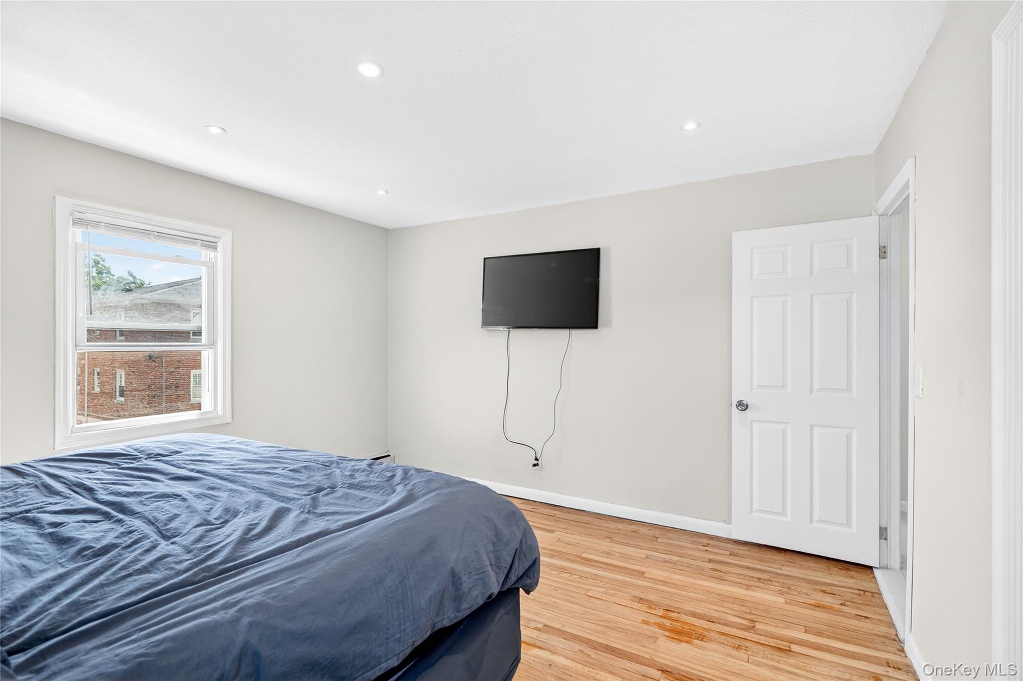 Single Family Robertson Bronx, NY 10465, MLS-911970-26