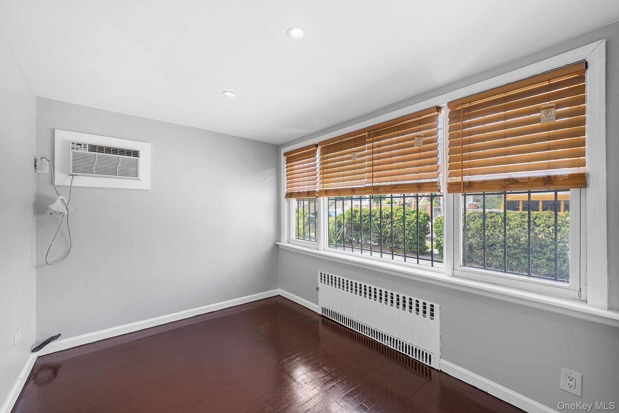 Single Family 87th  Queens, NY 11432, MLS-911977-4