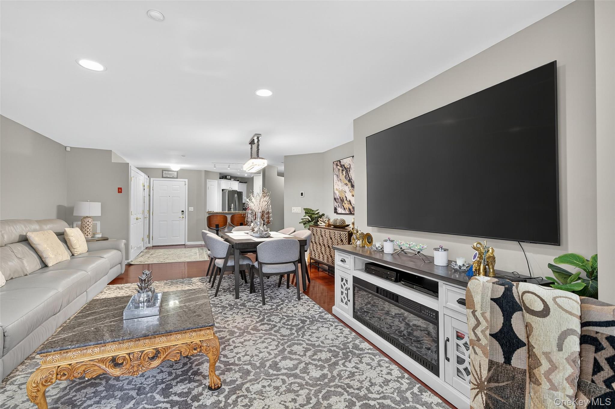 Condo Round Pointe  Rockland County, NY 10927, MLS-911984-15