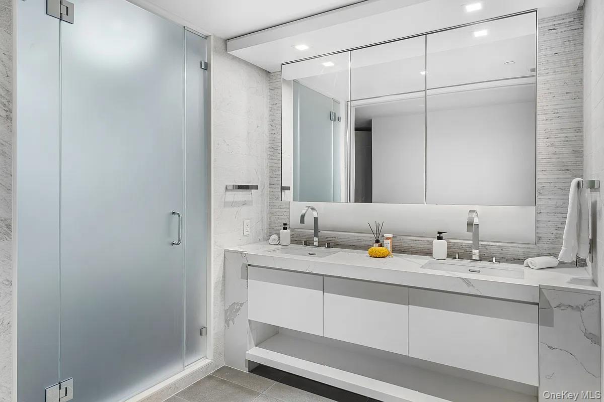 Single Family 38th Manhattan, NY 10016, MLS-911992-16